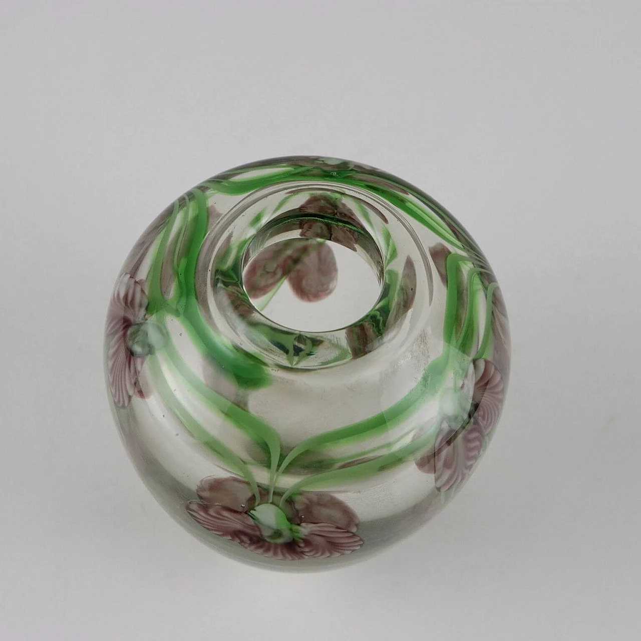 Glass vase with floral decoration 3
