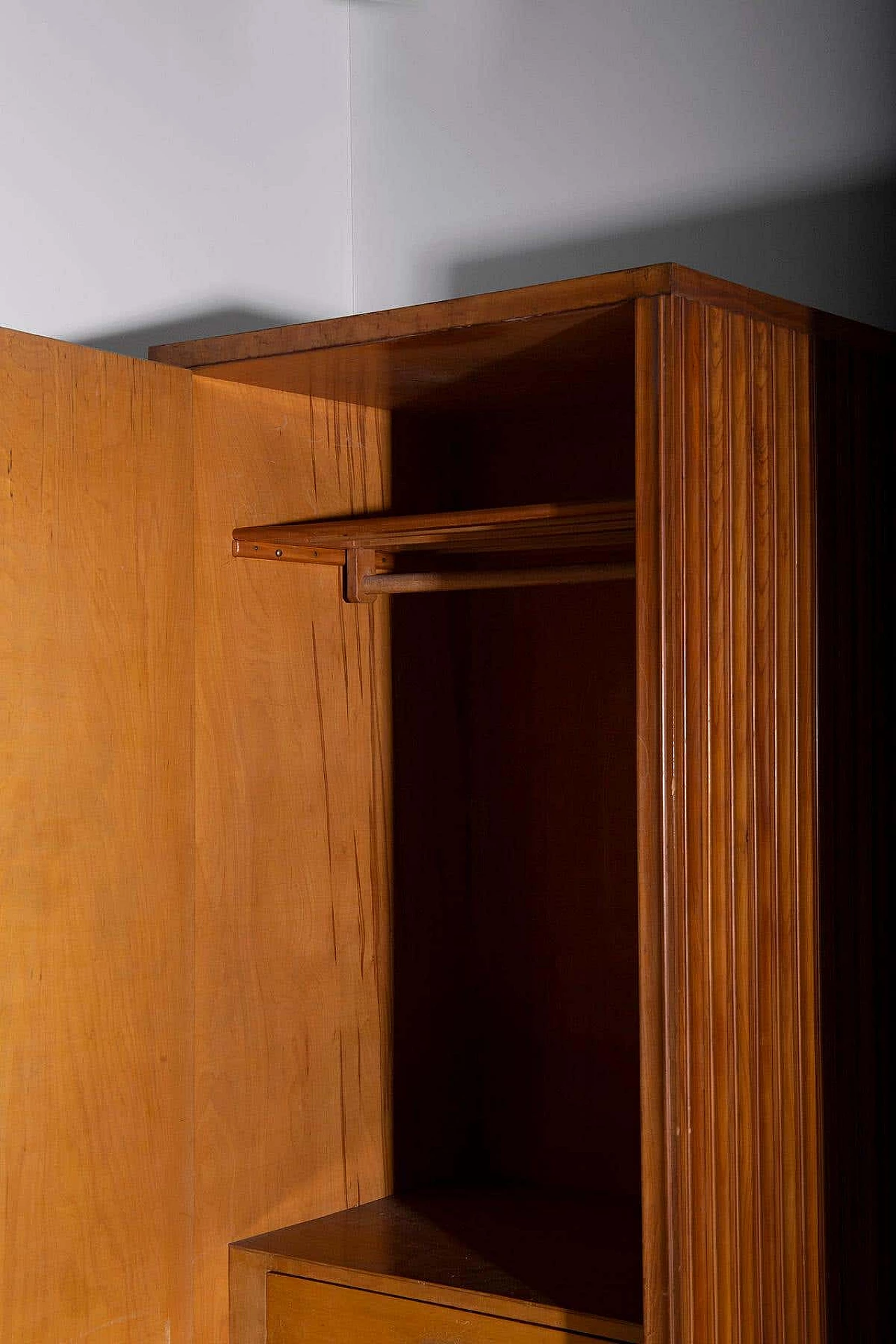 Armadio grissinato attribuito a Luigi Scremin di Fabbrica Mobili e Armadi Triestina, anni '50 8