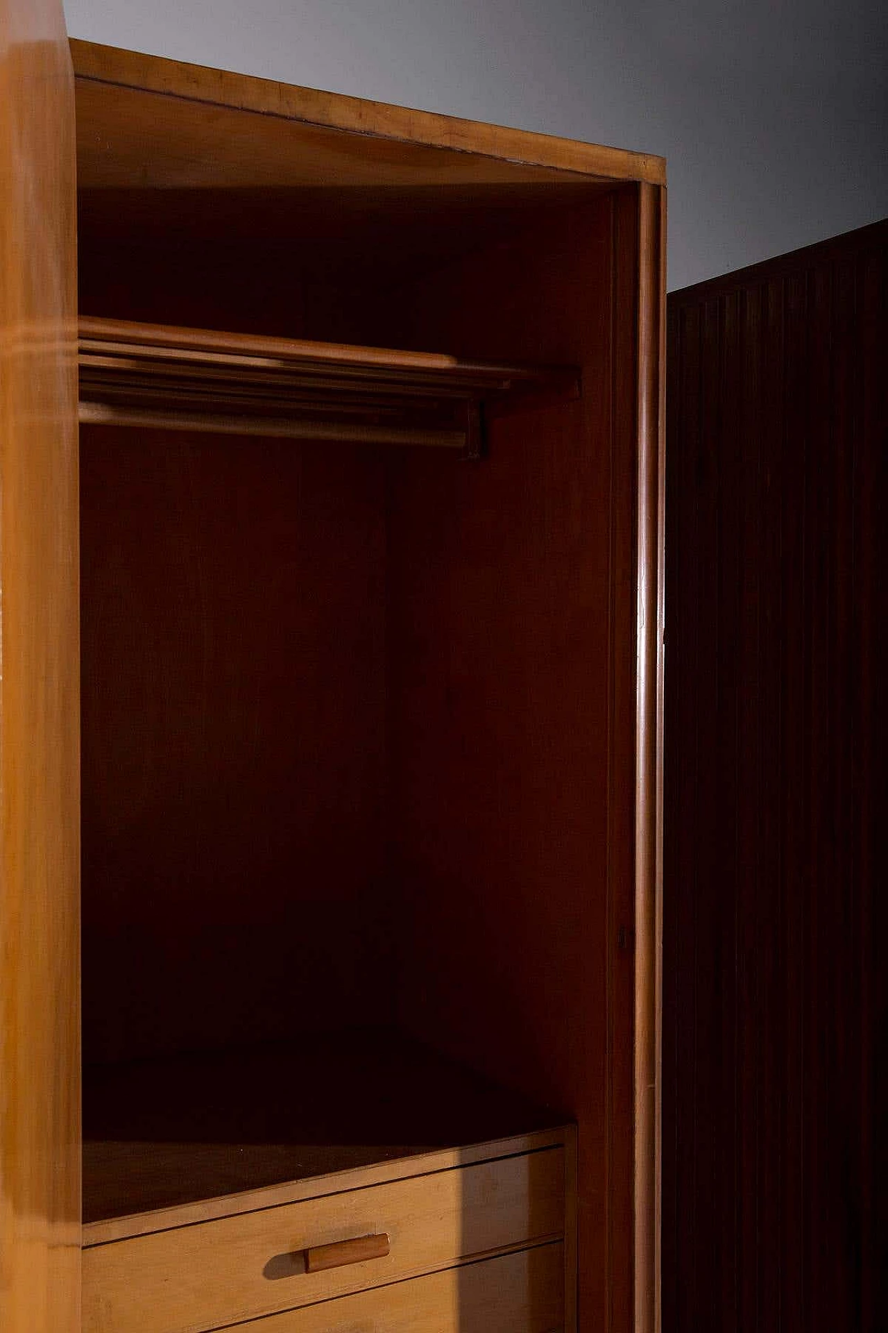 Armadio grissinato attribuito a Luigi Scremin di Fabbrica Mobili e Armadi Triestina, anni '50 10