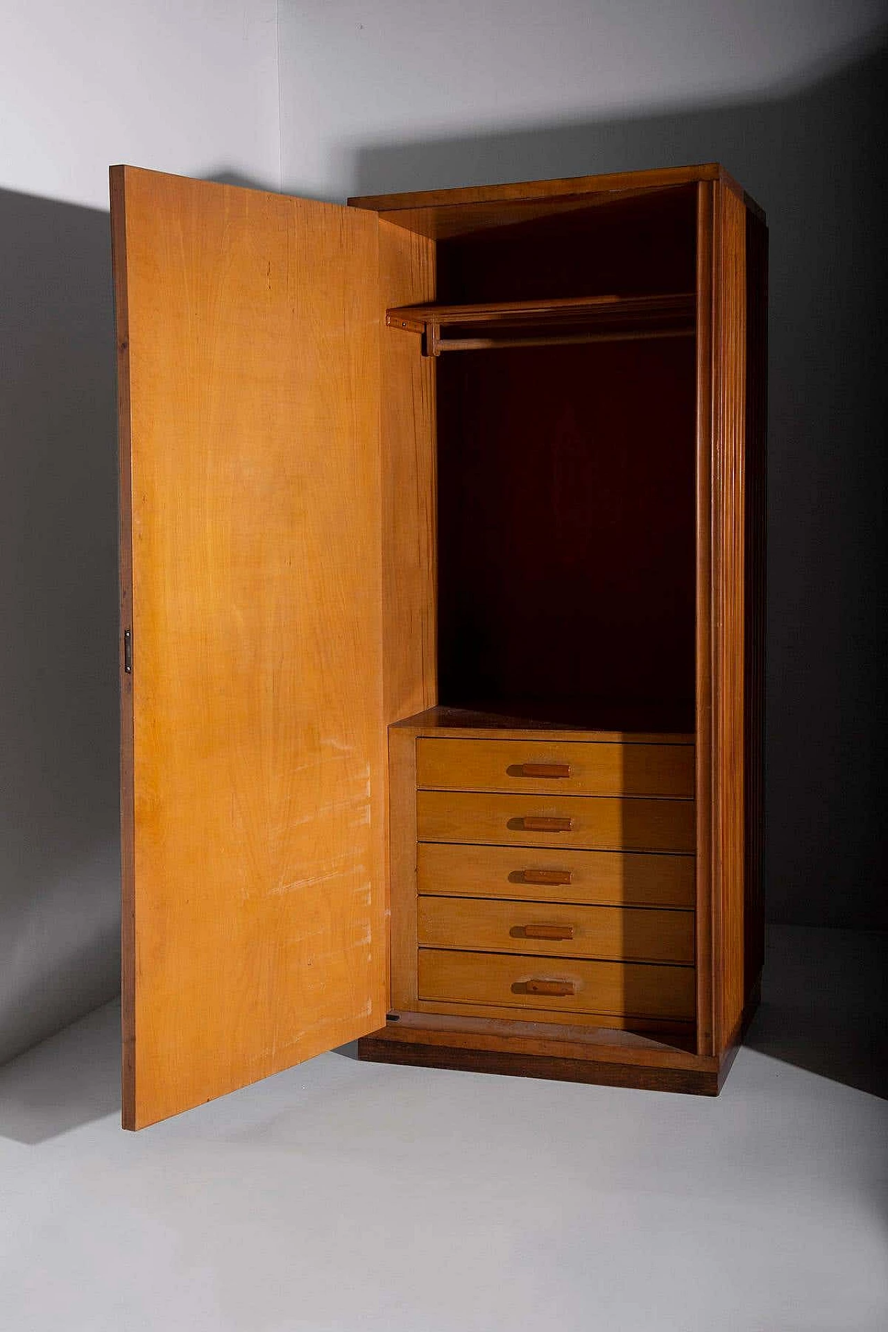 Armadio grissinato attribuito a Luigi Scremin di Fabbrica Mobili e Armadi Triestina, anni '50 12