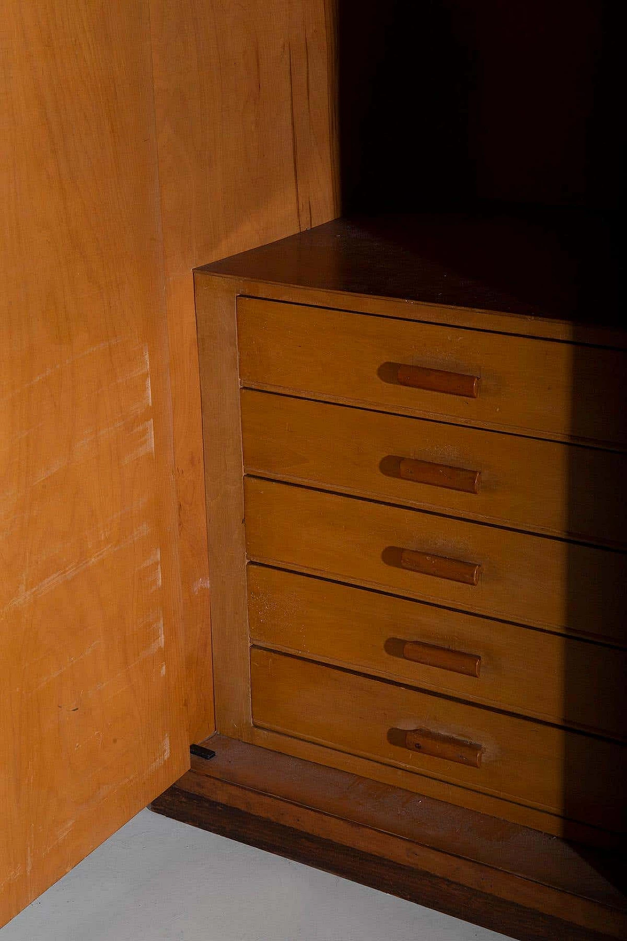 Armadio grissinato attribuito a Luigi Scremin di Fabbrica Mobili e Armadi Triestina, anni '50 13