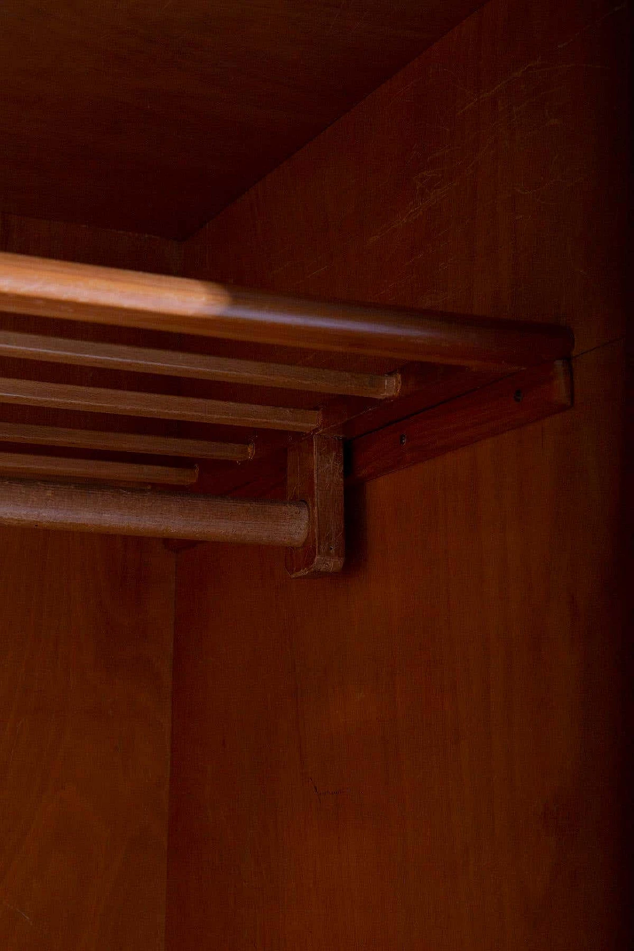 Armadio grissinato attribuito a Luigi Scremin di Fabbrica Mobili e Armadi Triestina, anni '50 17