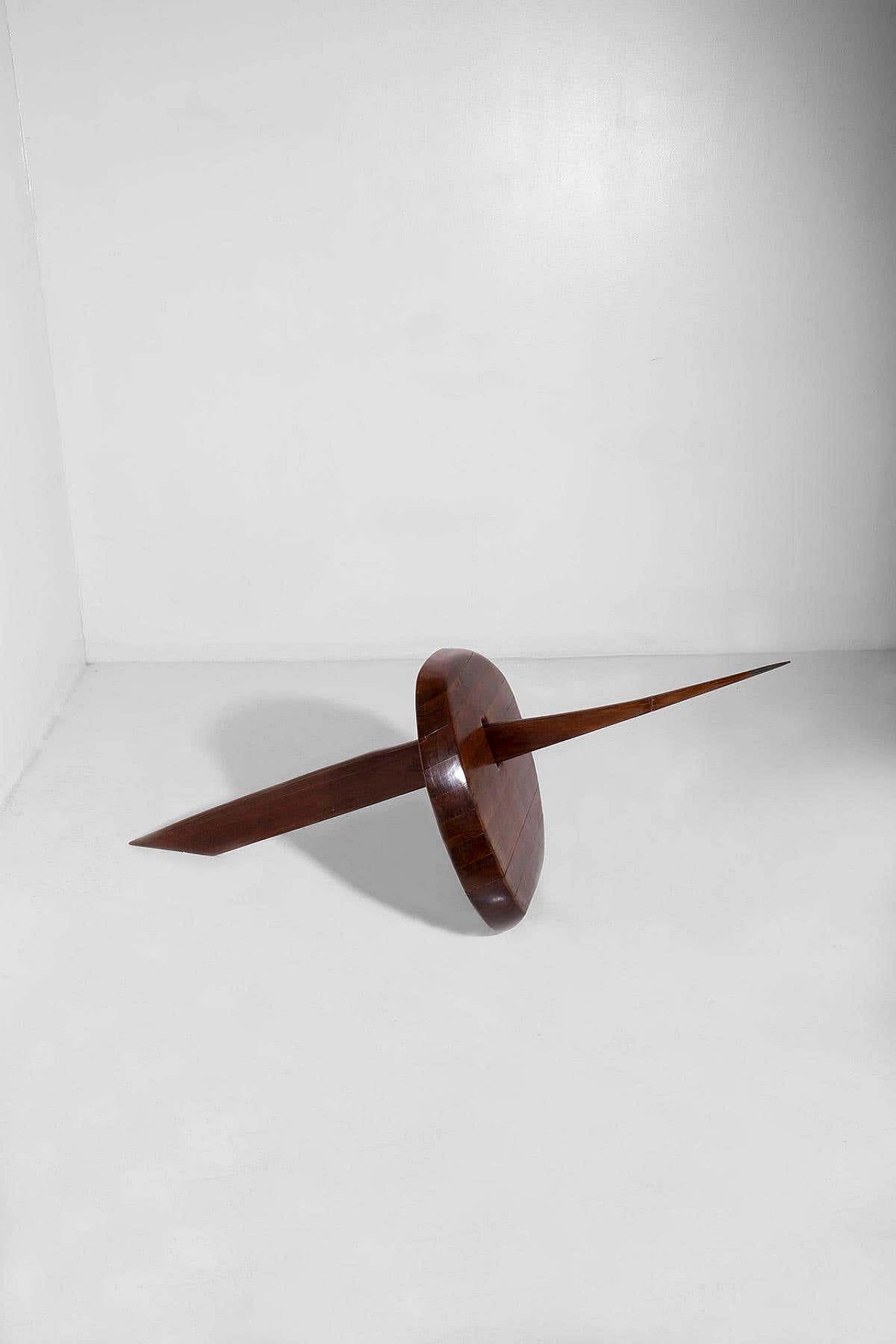 Elvio Becheroni, A guardia della proprio sicurezza, scultura in legno, anni '90 7