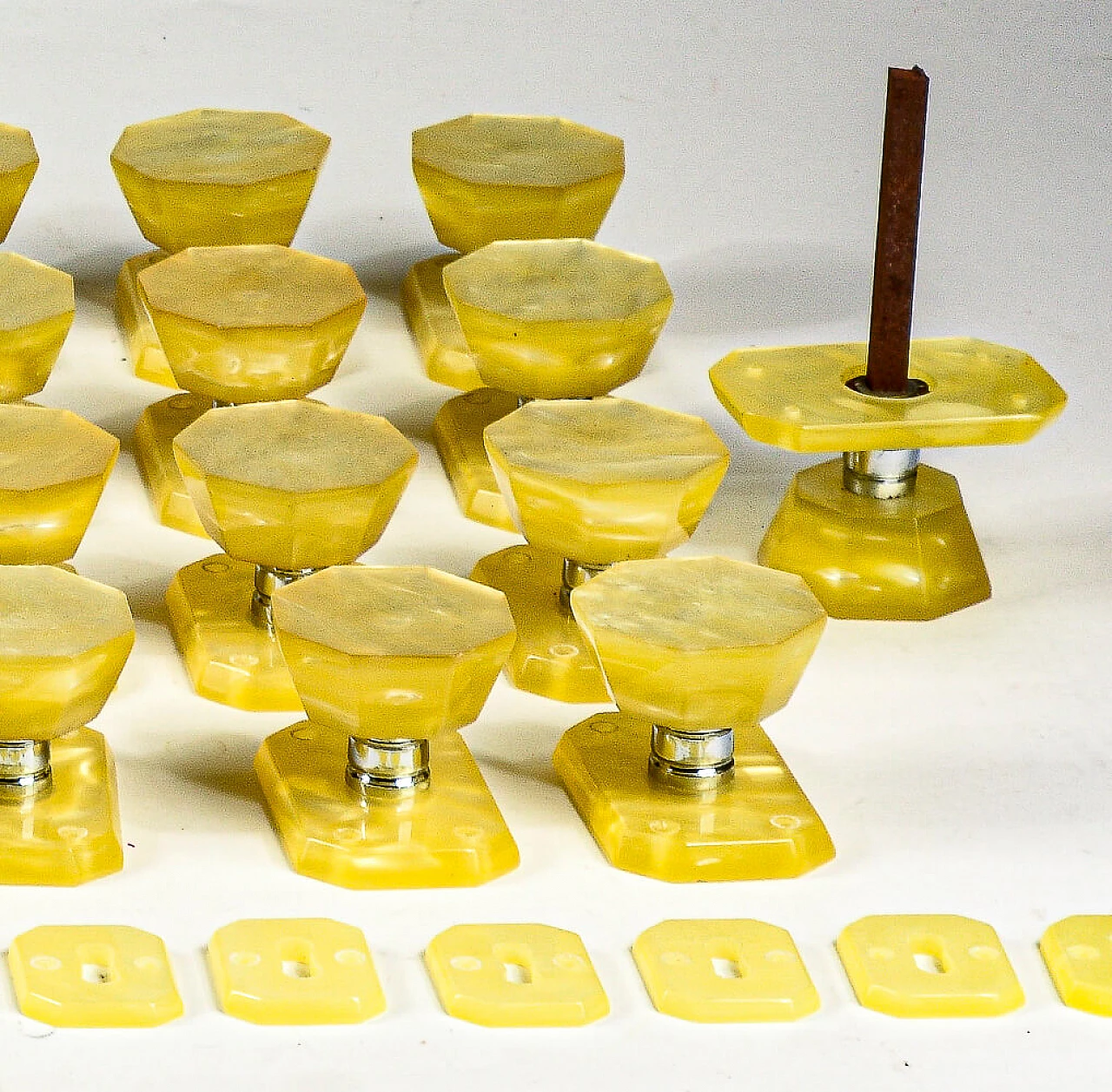 Bakelite door handles, mid-19th century 3