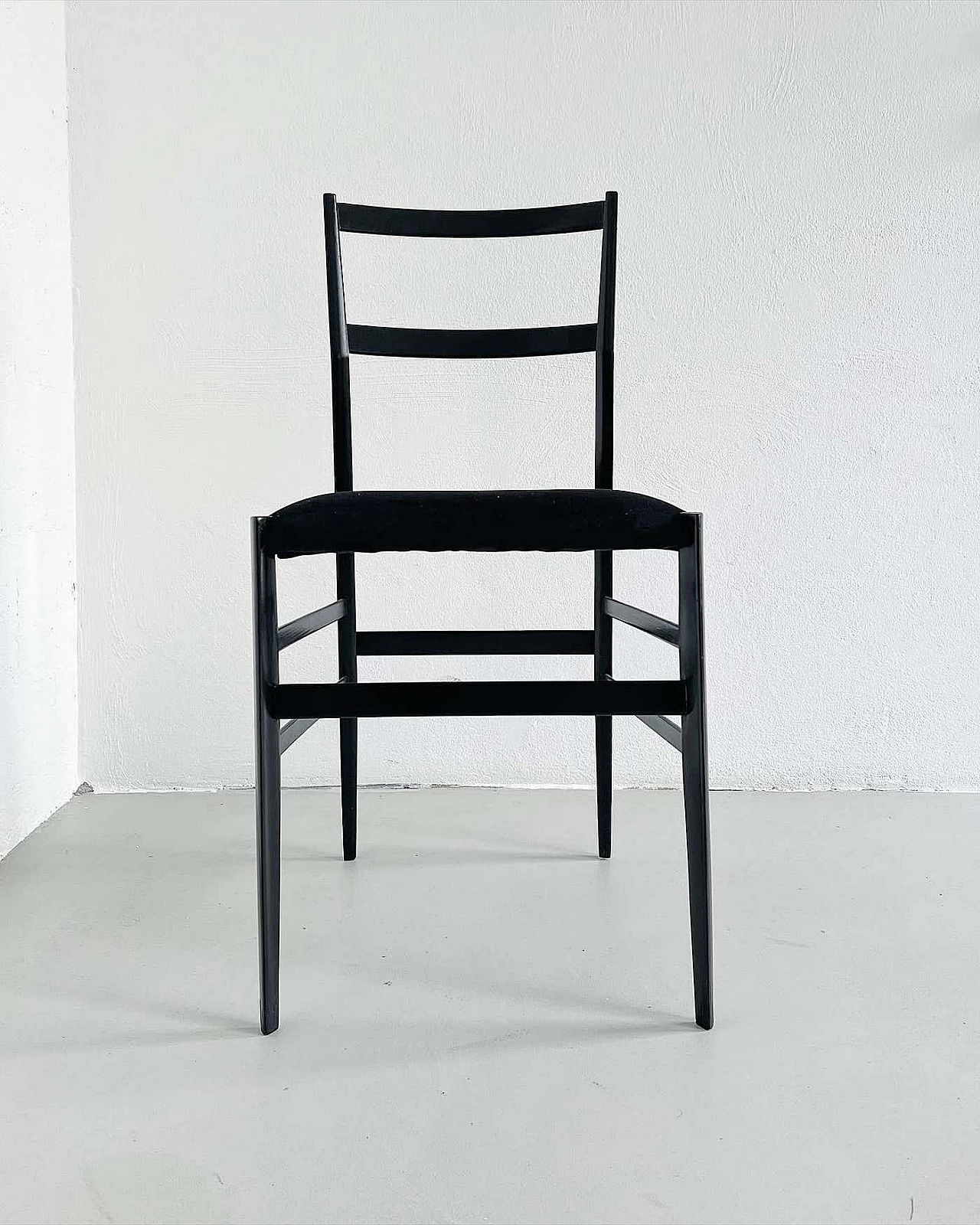 Superleggera chair in black lacquered wood and velvet by Gio Ponti, 1960s 3