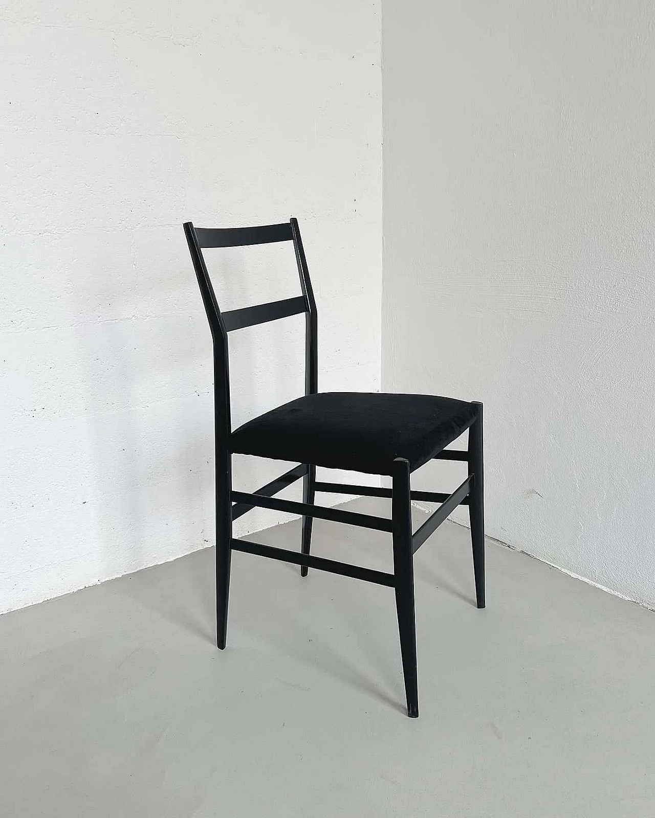 Superleggera chair in black lacquered wood and velvet by Gio Ponti, 1960s 4