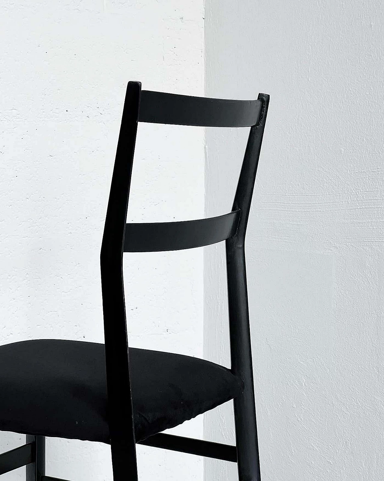Superleggera chair in black lacquered wood and velvet by Gio Ponti, 1960s 5