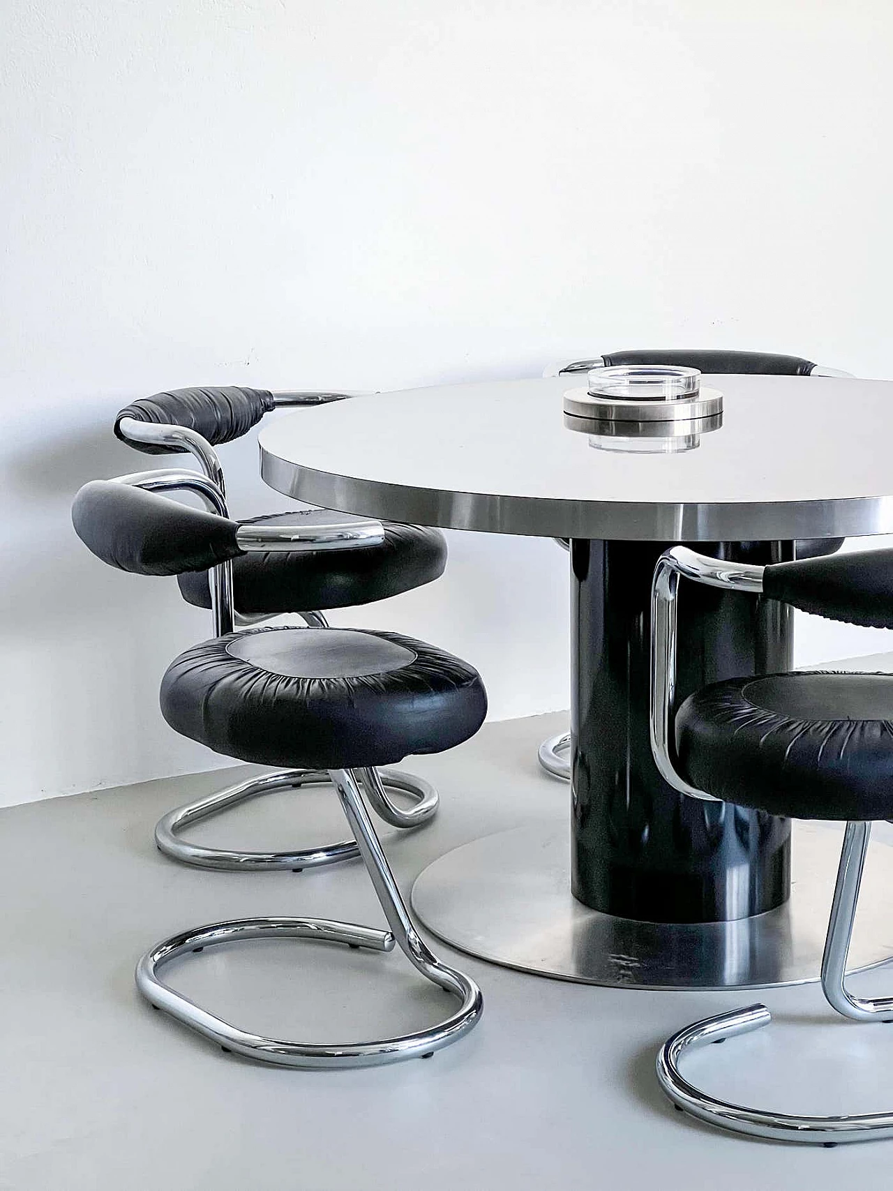 Space Age round lacquered wood and steel table by Willy Rizzo, 1970s 5