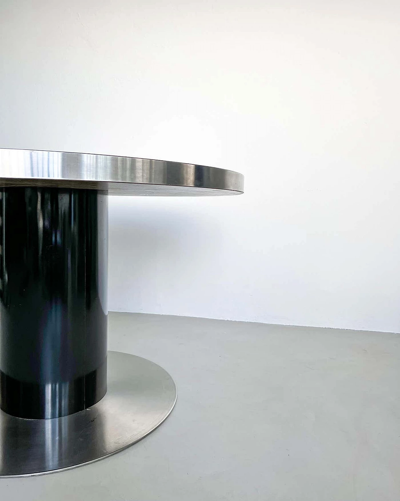 Space Age round lacquered wood and steel table by Willy Rizzo, 1970s 7