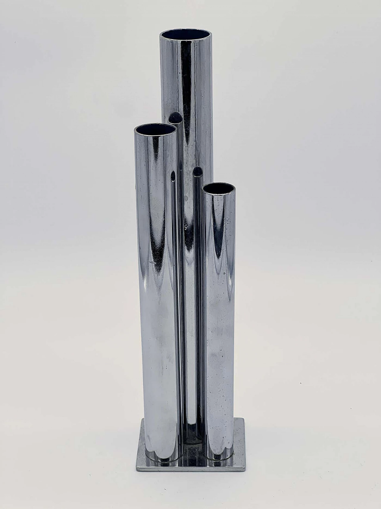 Vaso scultoreo in metallo cromato nello stile di Gio Ponti per Krupp, anni '60 3