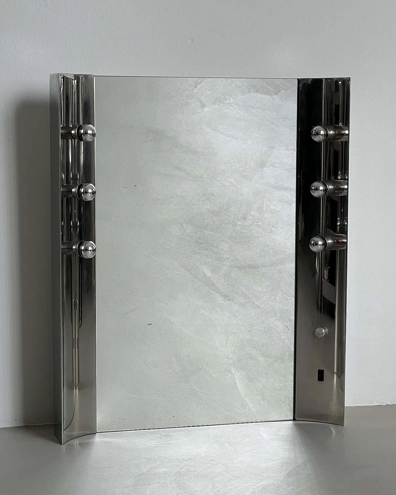 Specchio / Vanity anni '70 in metallo cromato da ingresso o bagno 3