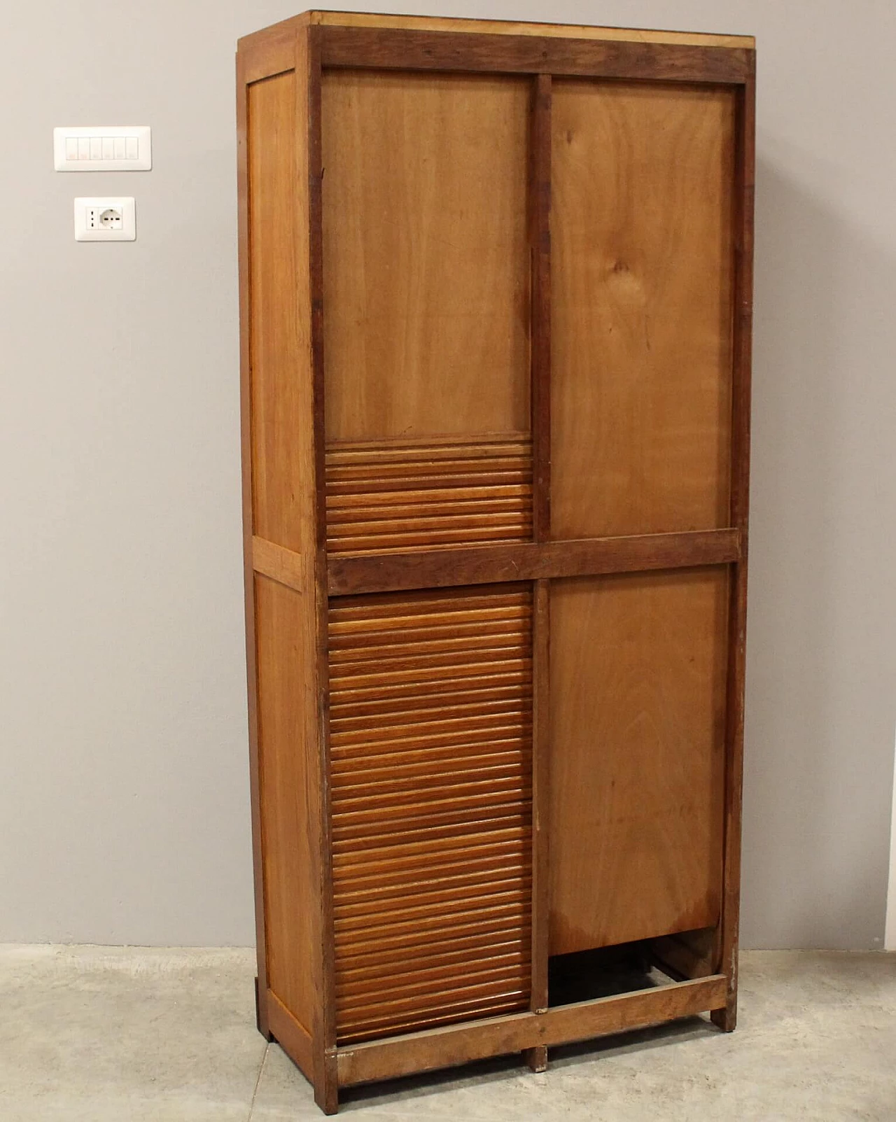 Double shutter oak filing cabinet, early 20th century 3