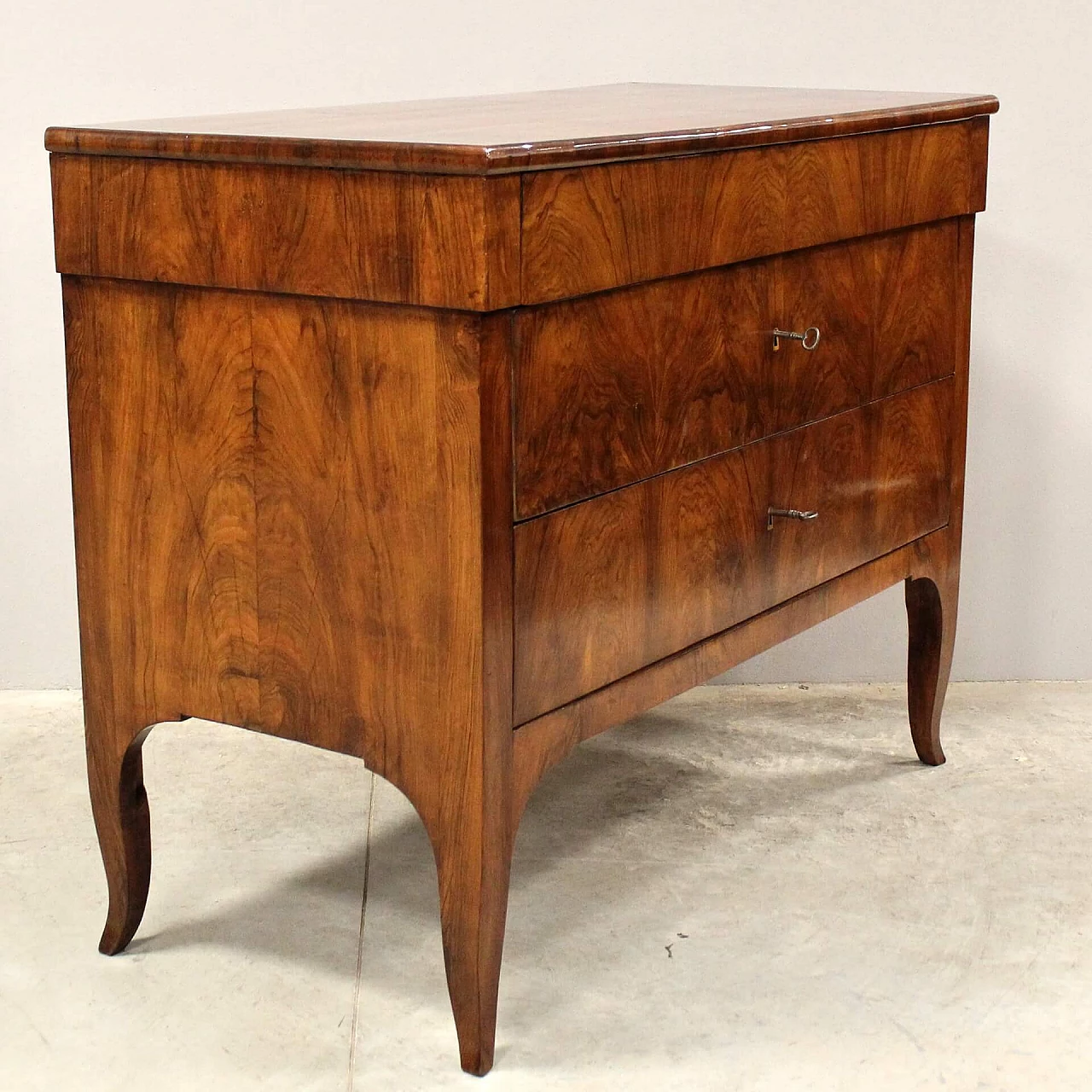 Walnut Direttorio chest of drawers, late 18th century 8