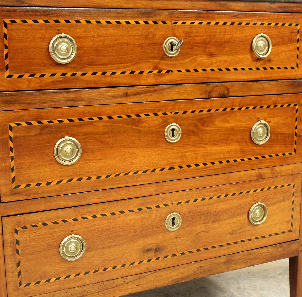 Louis XVI inlaid walnut chest of drawers, second half 18th century 6