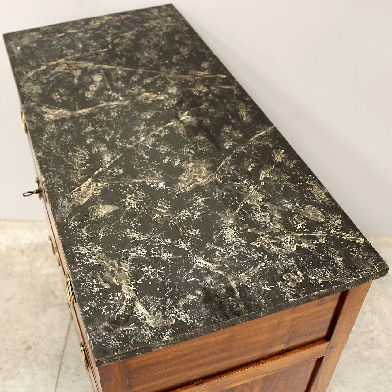 Comò Luigi XVI in noce intarsiato, seconda metà '700 9