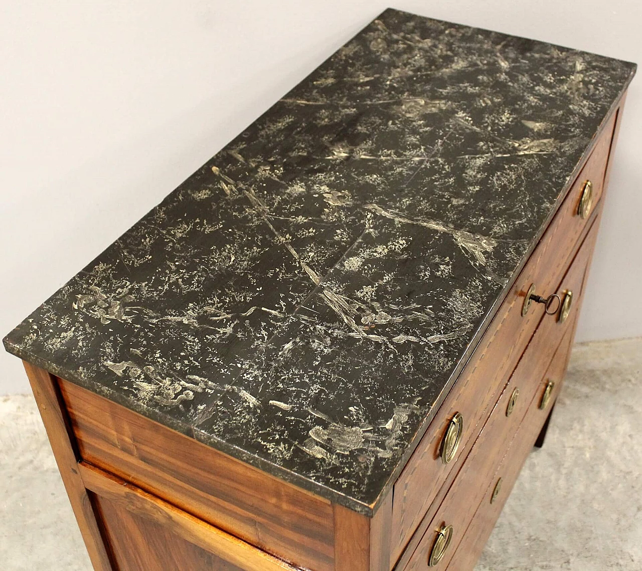 Comò Luigi XVI in noce intarsiato, seconda metà '700 10