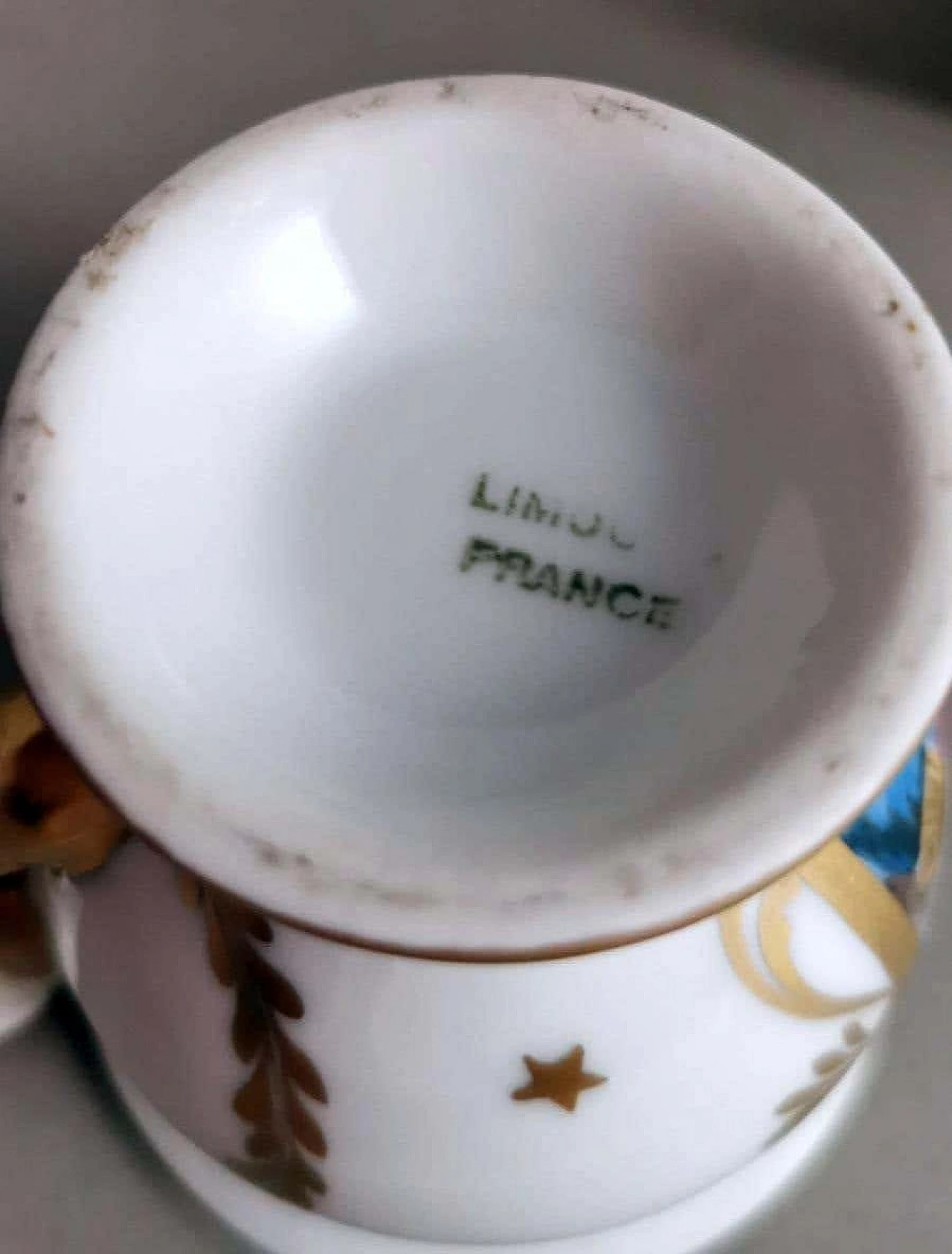 Coppia di tazze Napoleone III in porcellana di Limoges dipinta a mano con piattini, fine '800 15