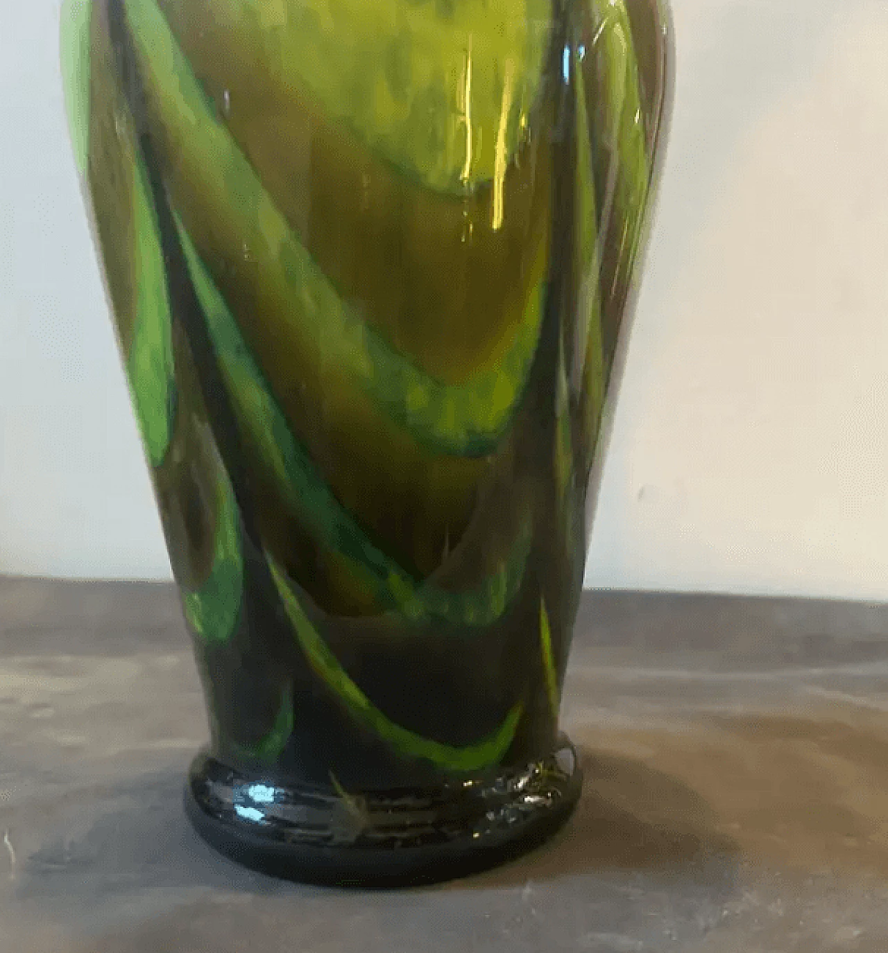 Vaso in vetro opalino verde, marrone e nero di Carlo Moretti, anni '70 5