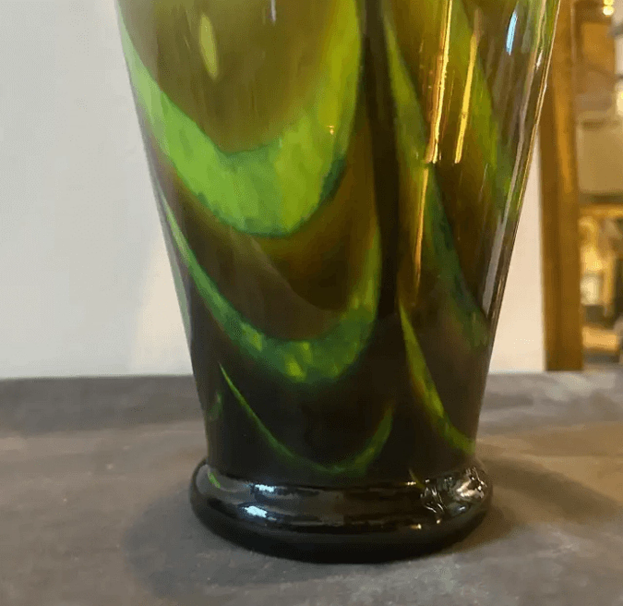 Vaso in vetro opalino verde, marrone e nero di Carlo Moretti, anni '70 9