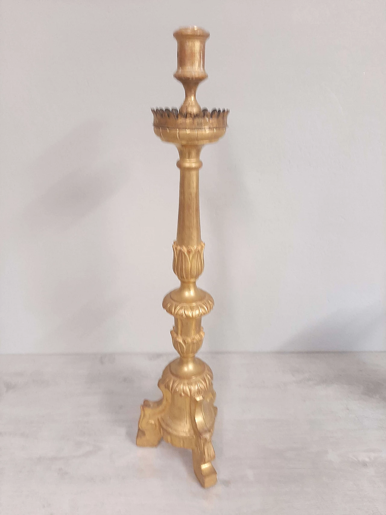 Candelabro in legno intagliato a mano in foglia d'oro, fine '800 1