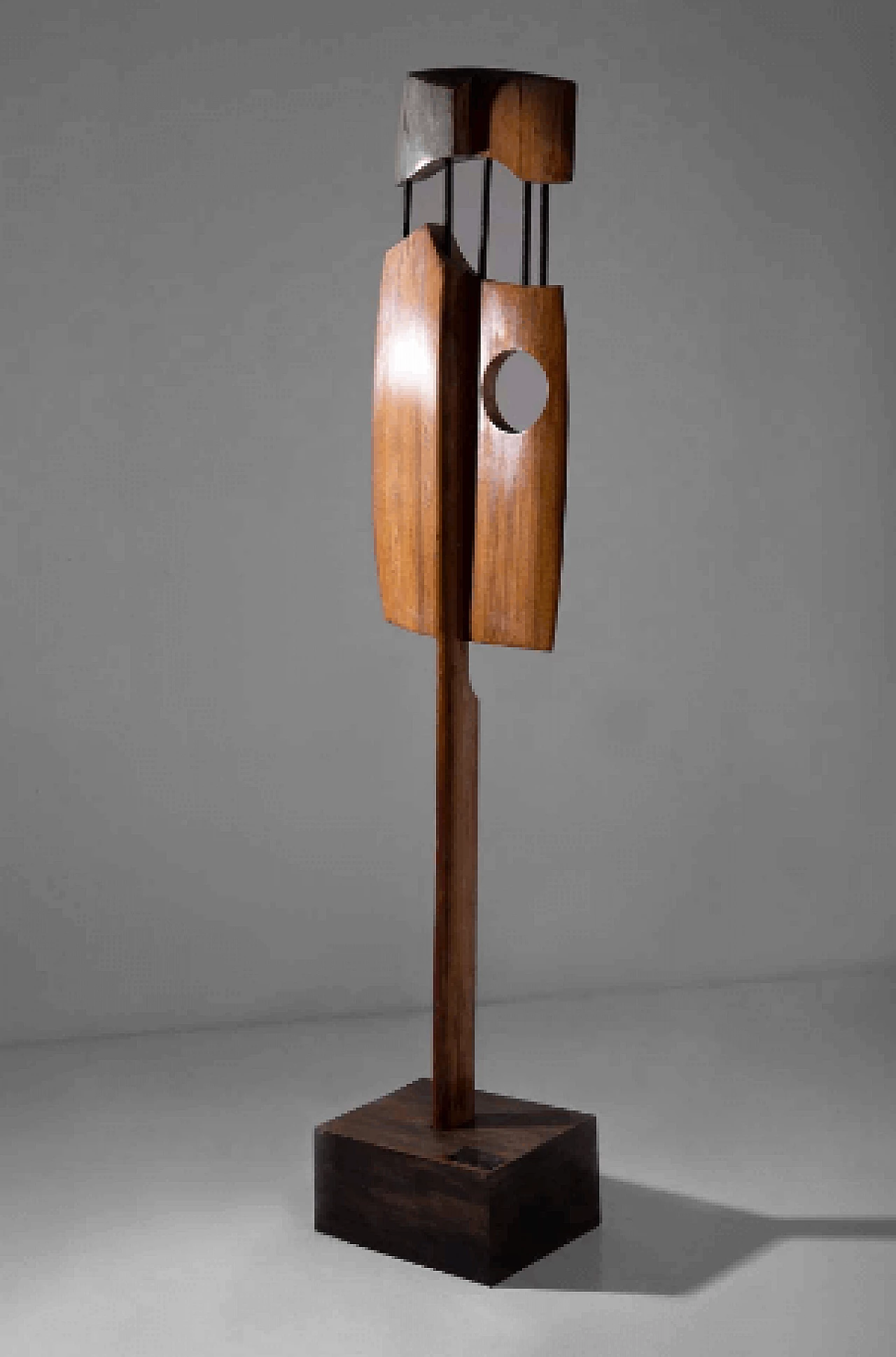 Elvio Becheroni, Totem, scultura in legno e ferro, 1988 4