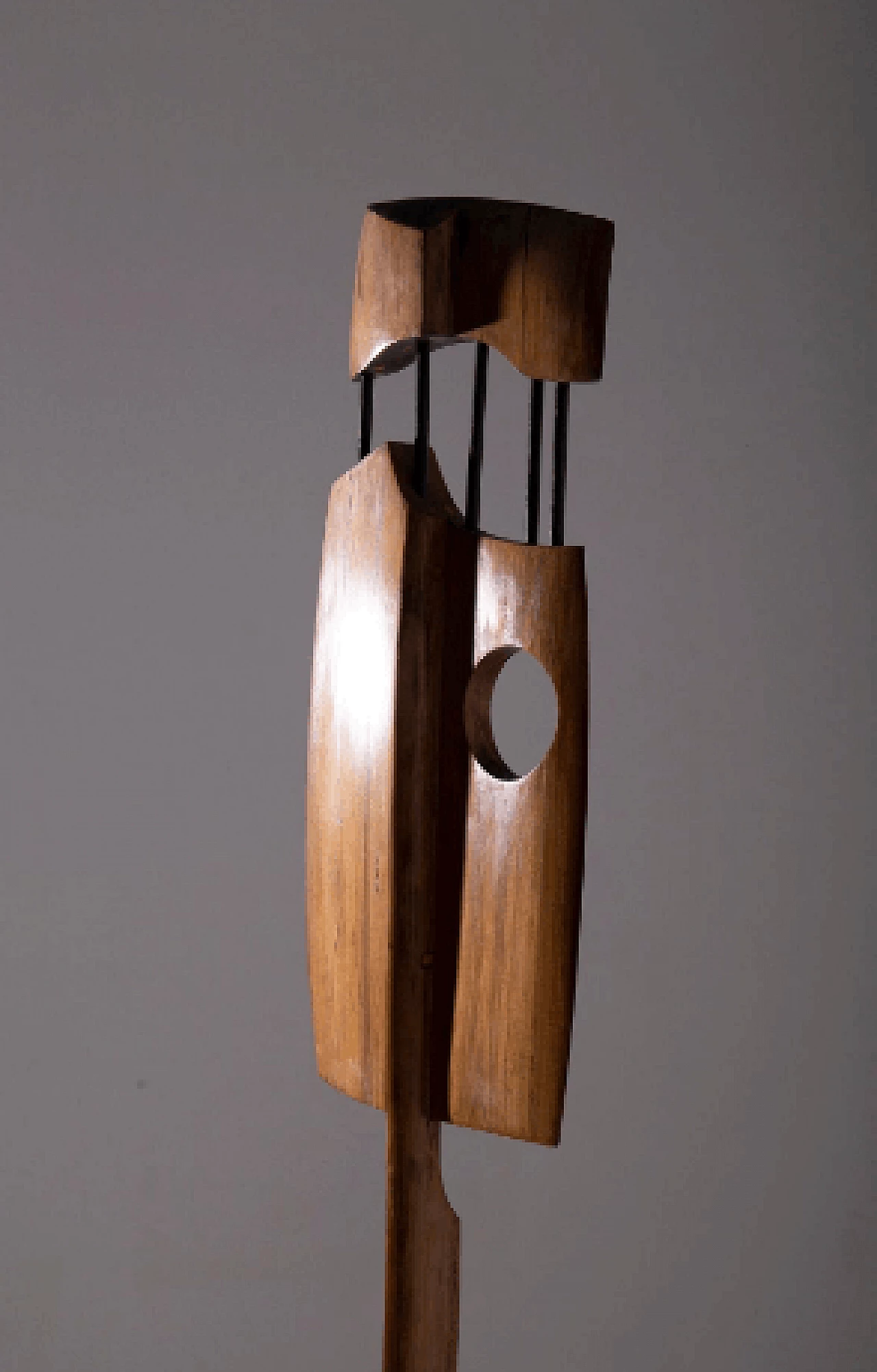 Elvio Becheroni, Totem, scultura in legno e ferro, 1988 5