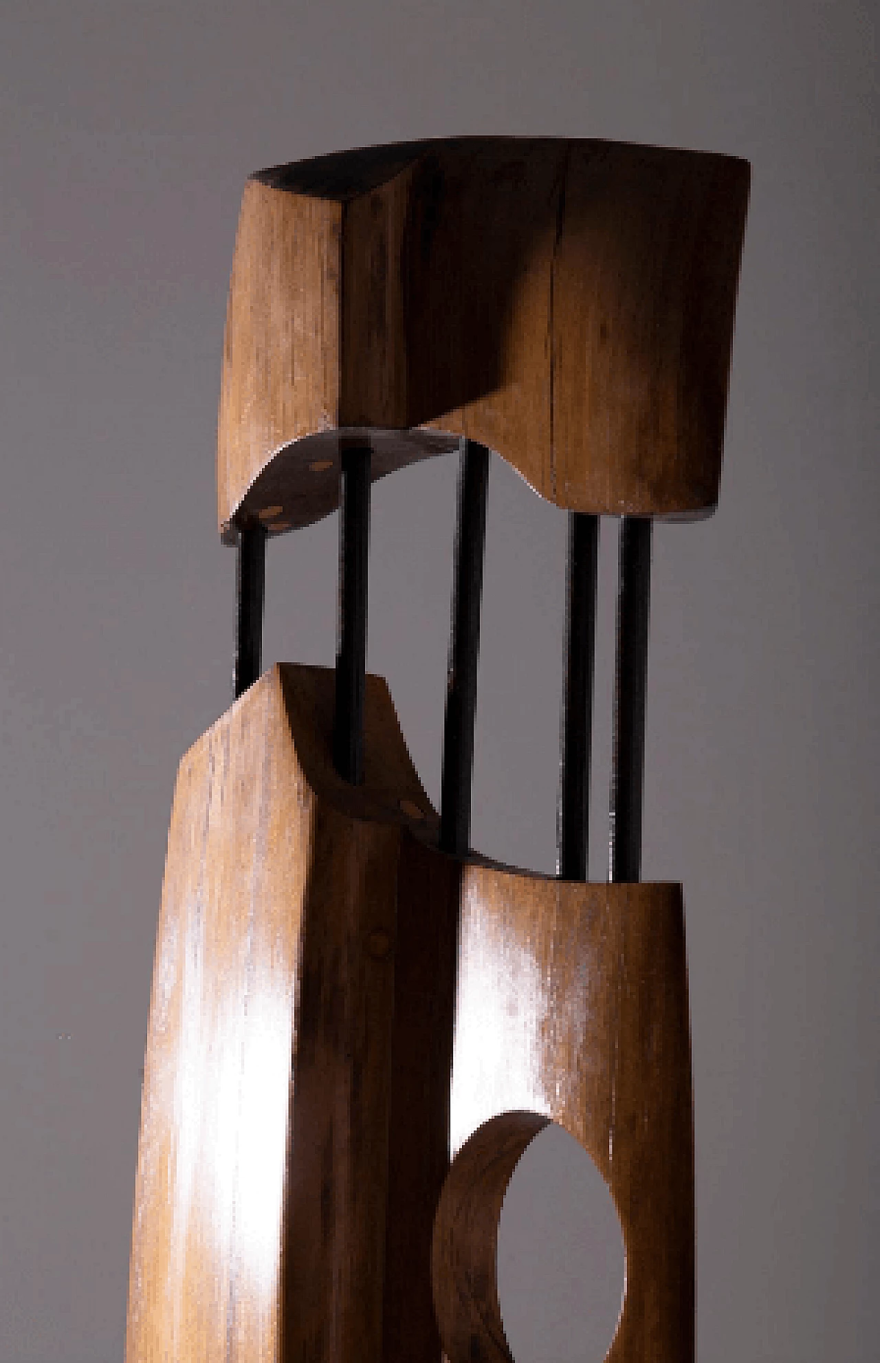 Elvio Becheroni, Totem, scultura in legno e ferro, 1988 6
