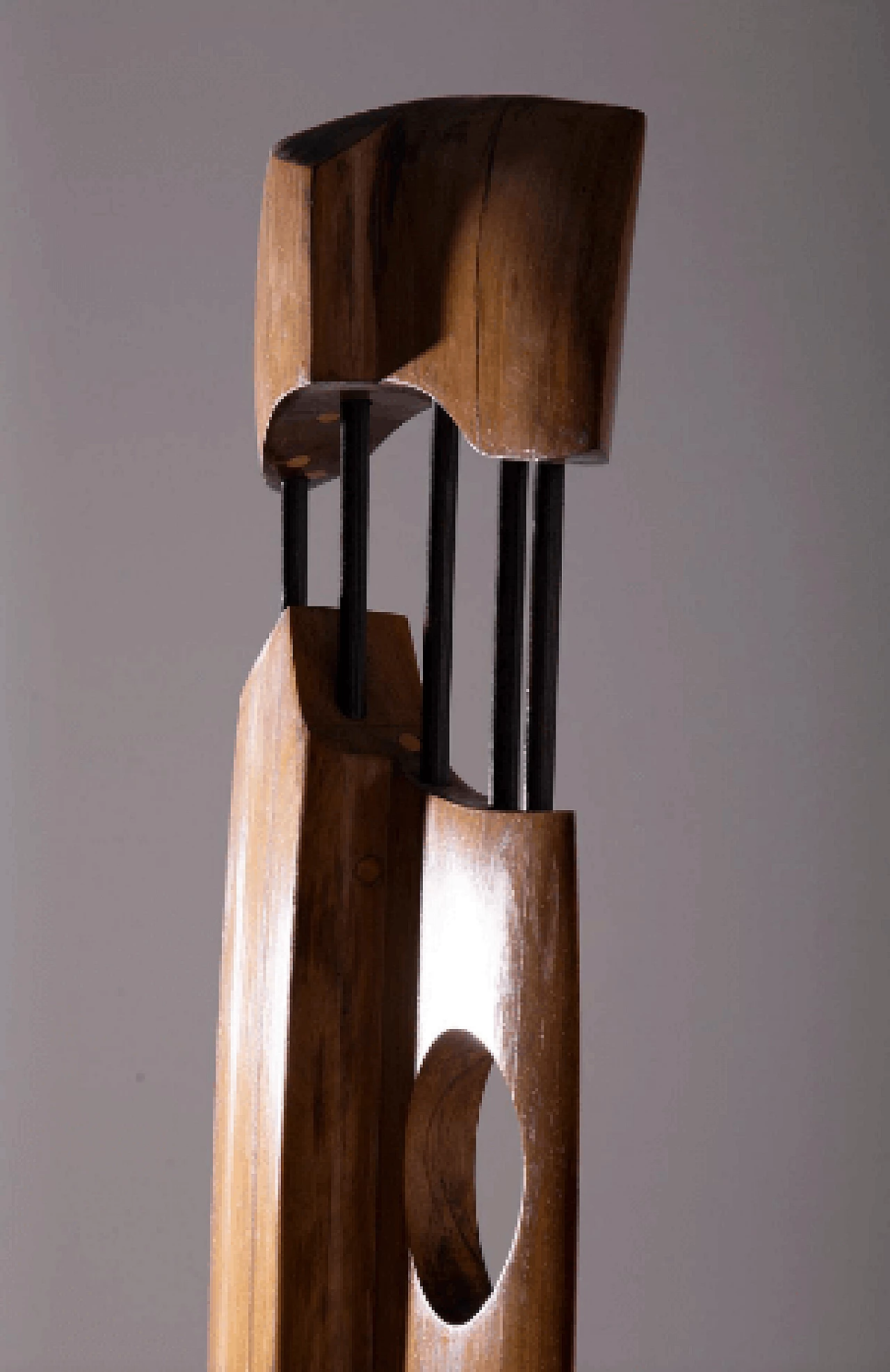 Elvio Becheroni, Totem, scultura in legno e ferro, 1988 7