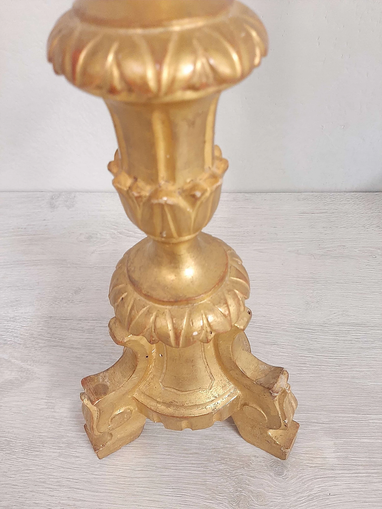 Hand-carved wooden candelabrum in gold leaf, late 19th century 4