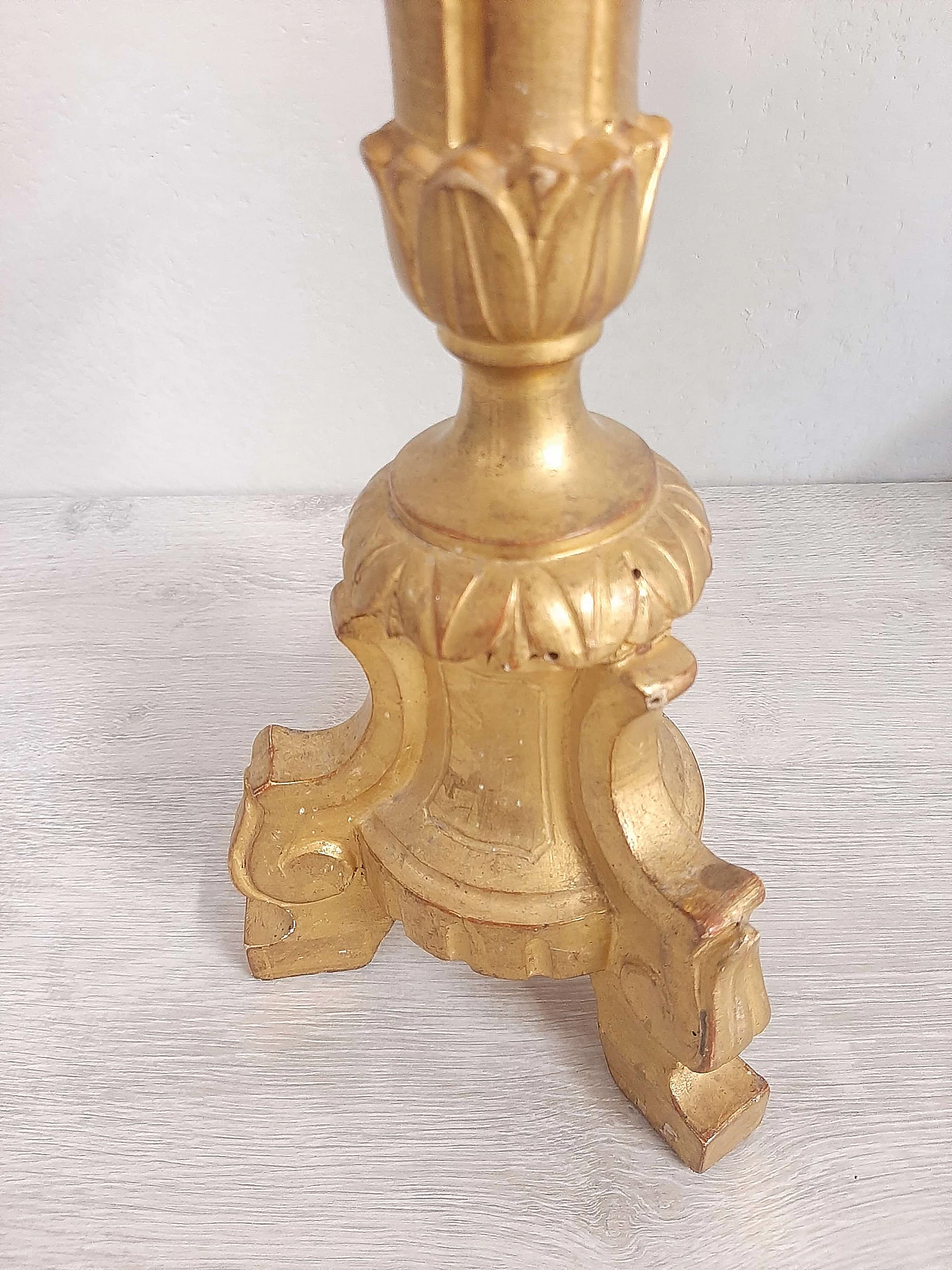 Hand-carved wooden candelabrum in gold leaf, late 19th century 5