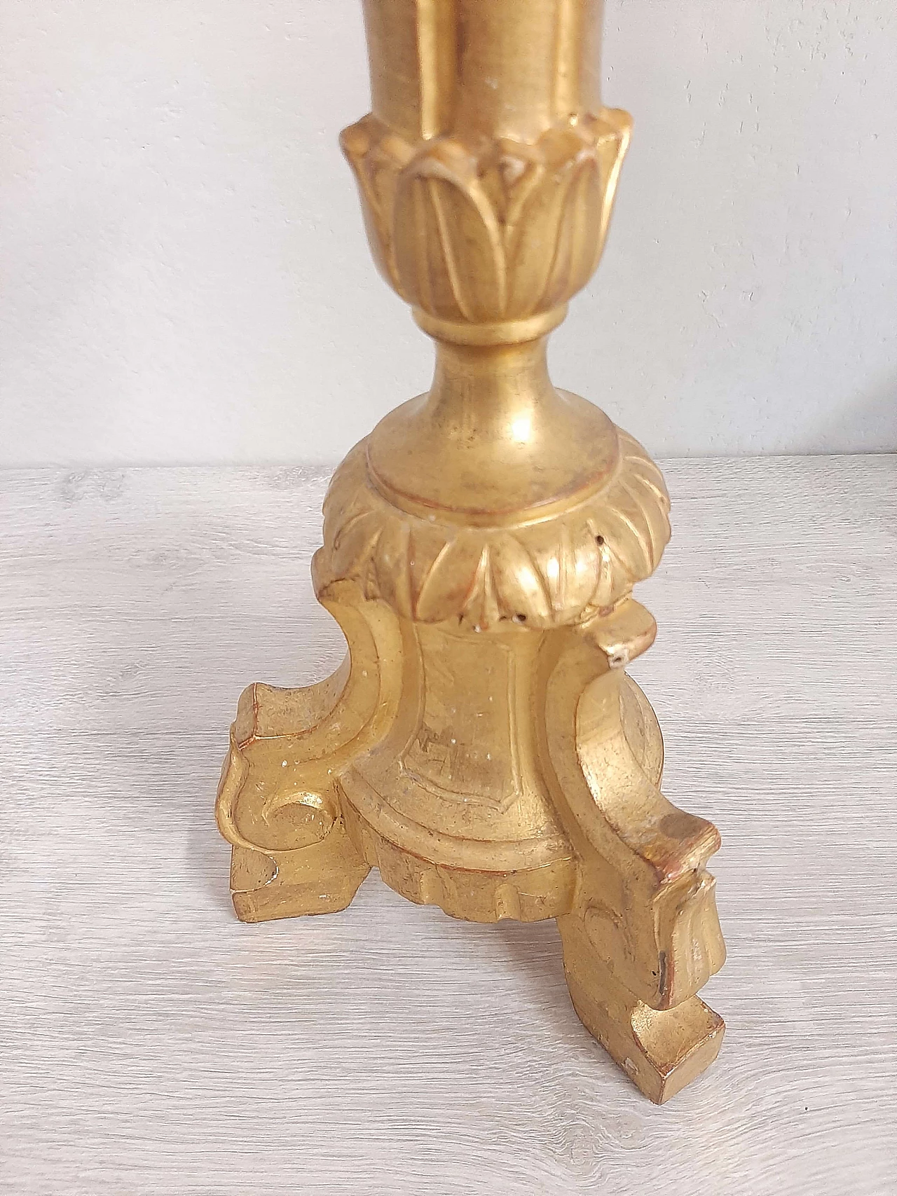 Candelabro in legno intagliato a mano in foglia d'oro, fine '800 5