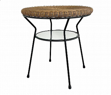 Tavolino rotondo in metallo, vimini e vetro, anni '60