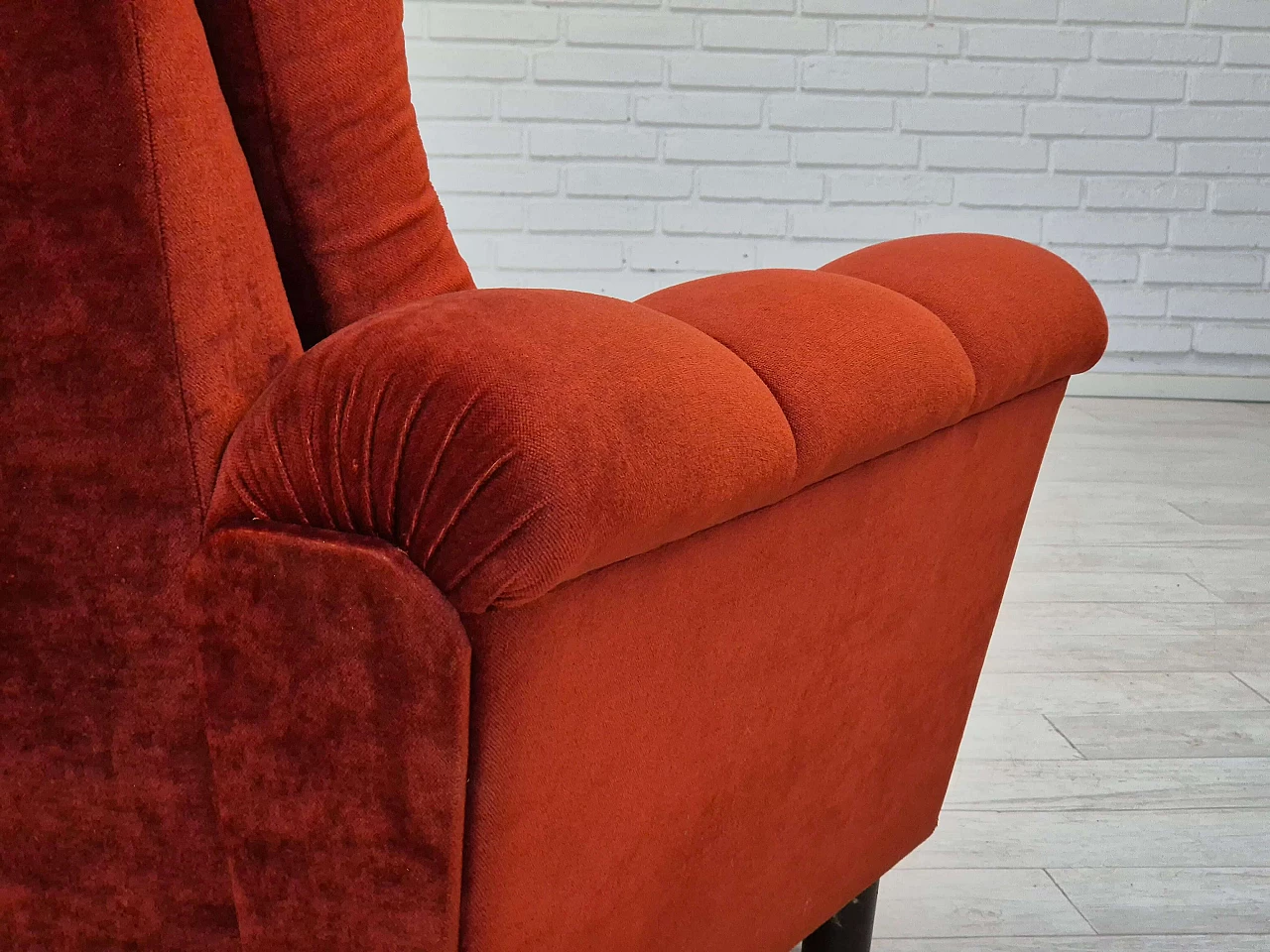 Divano danese a tre posti in velluto, anni '80 10