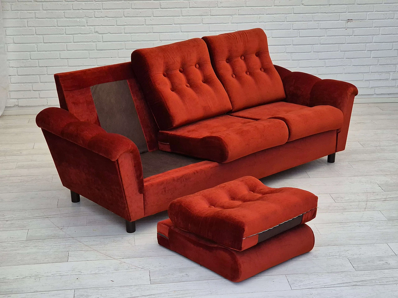 Danish three-seater velvet sofa, 1980s 16