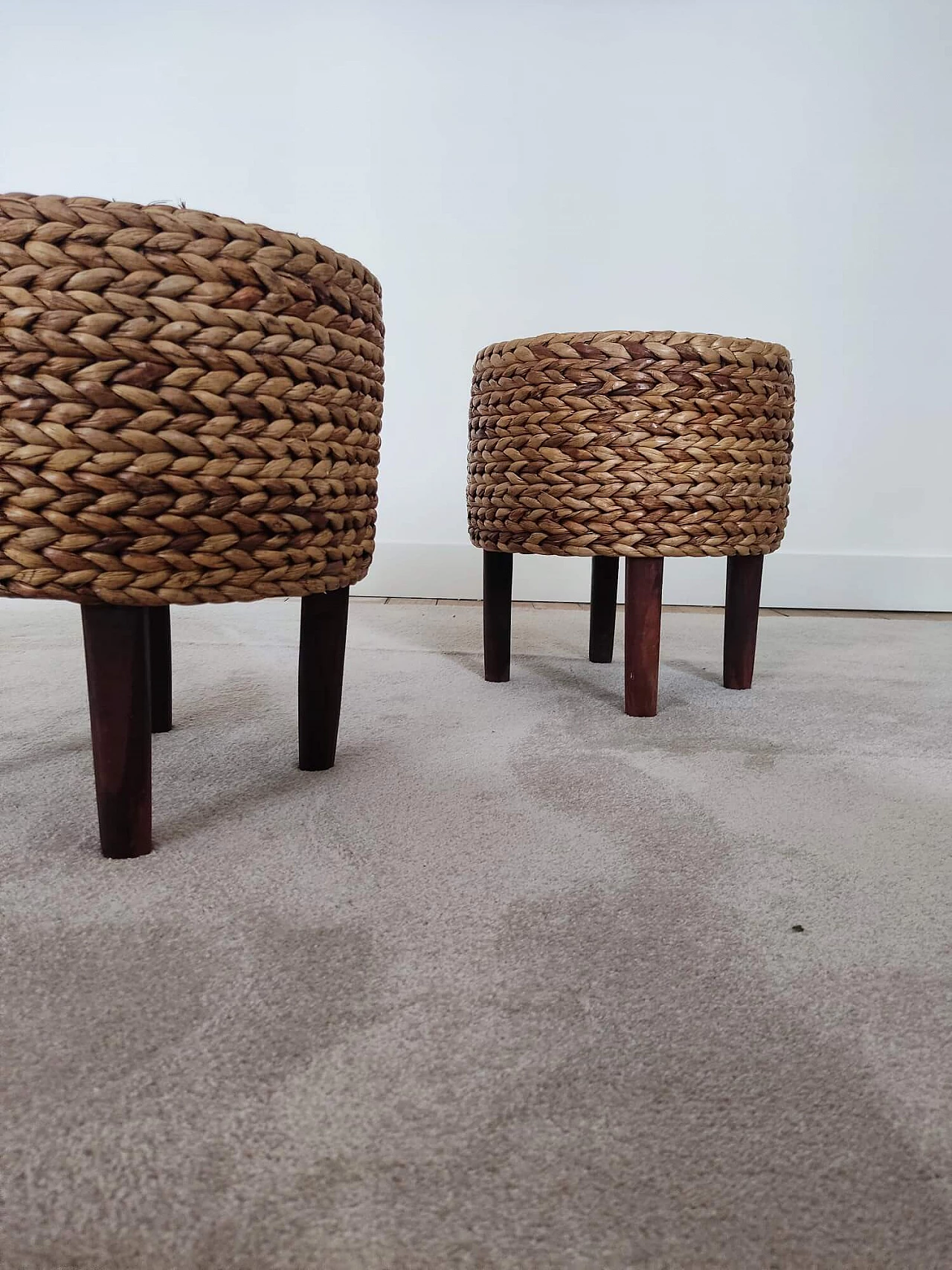 Pair of wood and rope stools in the style of Audoux and Minet, 1950s 7