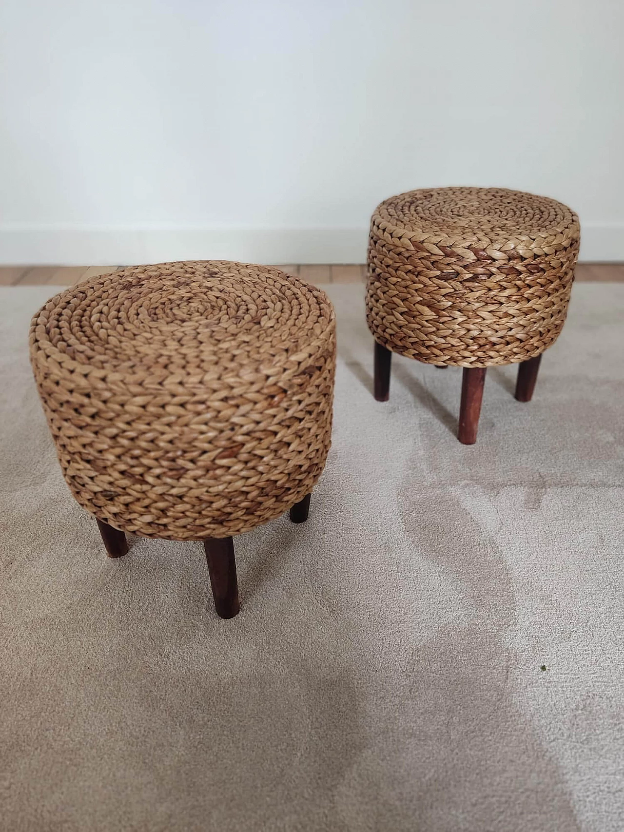 Pair of wood and rope stools in the style of Audoux and Minet, 1950s 8