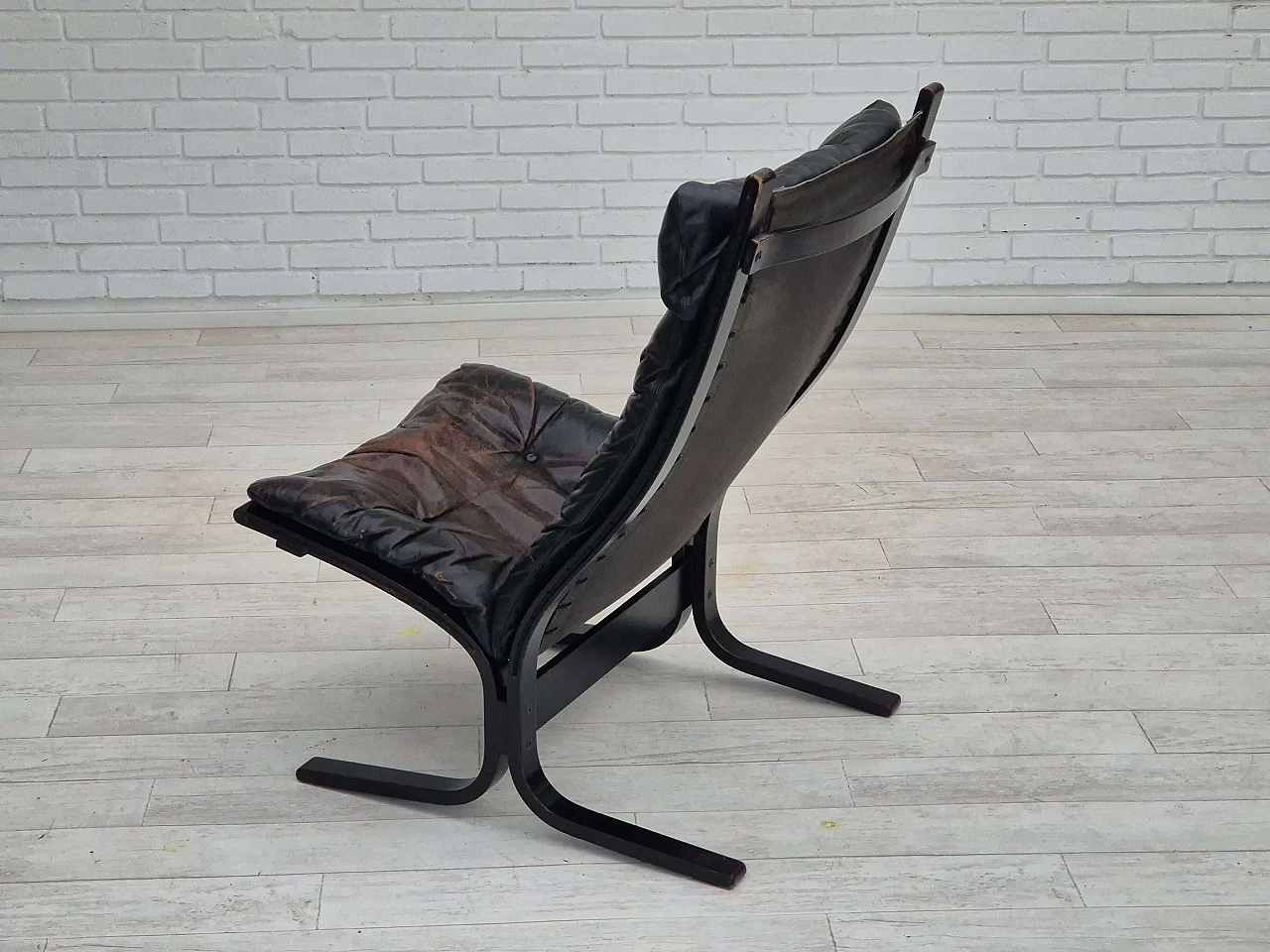 Poltrona norvegese Siesta in pelle nera e legno curvato di Ingmar Relling, anni '70 13