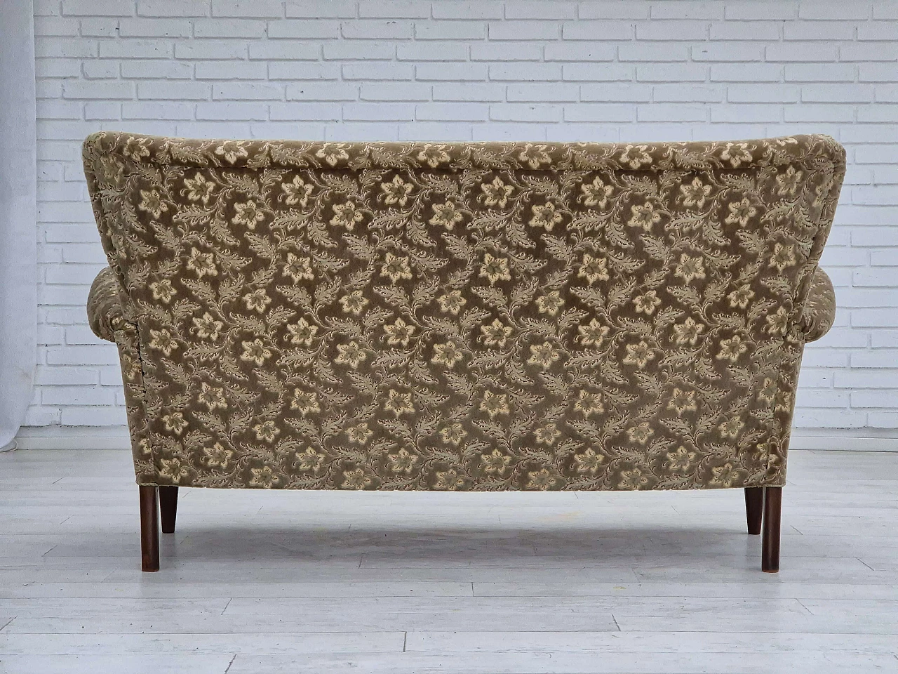 Divano in faggio e velluto verde di Fritz Hansen, anni '60 5