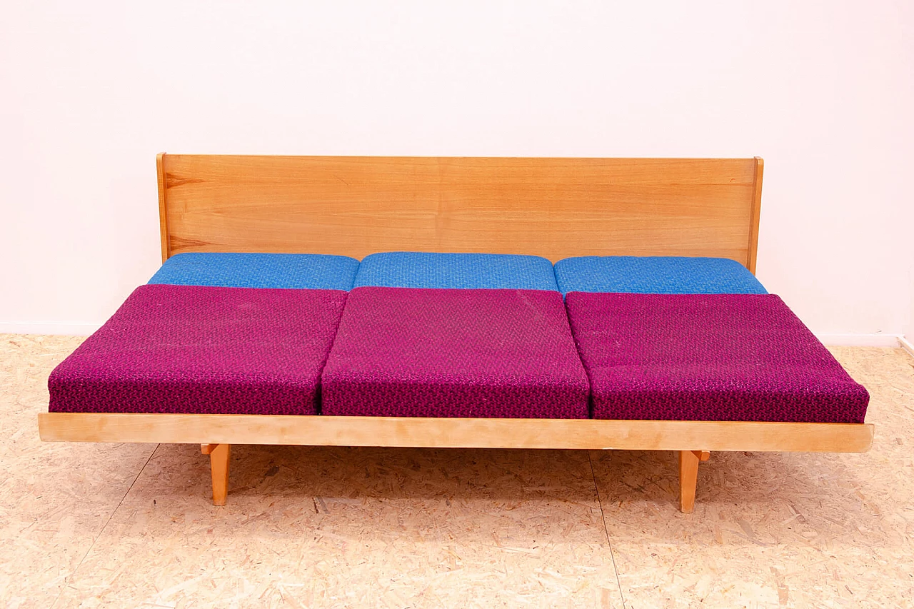 Divano letto in legno e tessuto bicolore di Jitona, anni '70 13
