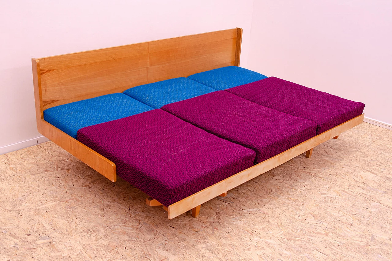 Divano letto in legno e tessuto bicolore di Jitona, anni '70 14