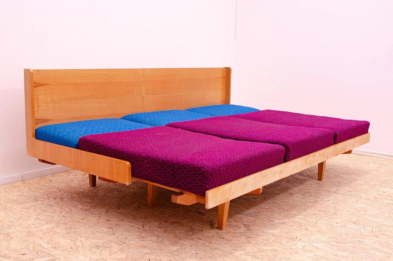 Divano letto in legno e tessuto bicolore di Jitona, anni '70 15