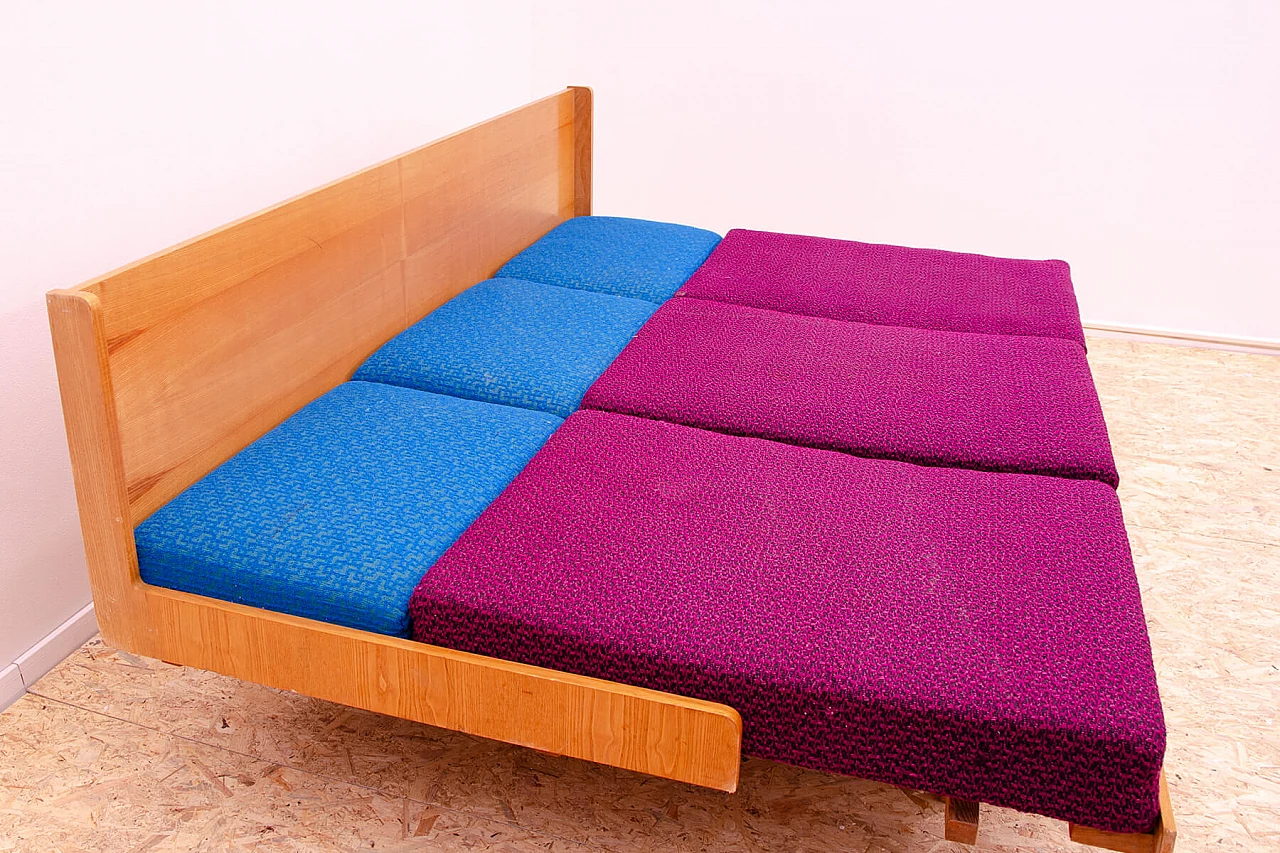 Divano letto in legno e tessuto bicolore di Jitona, anni '70 16