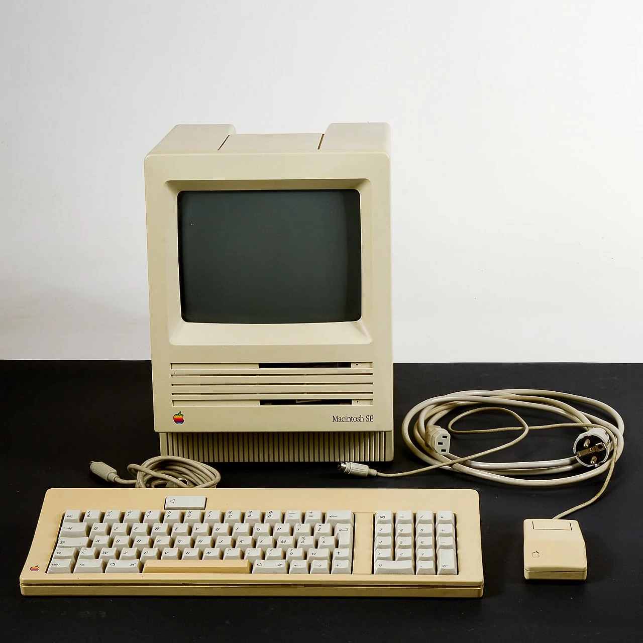 Macintosh SE di Apple Inc., anni '80 1