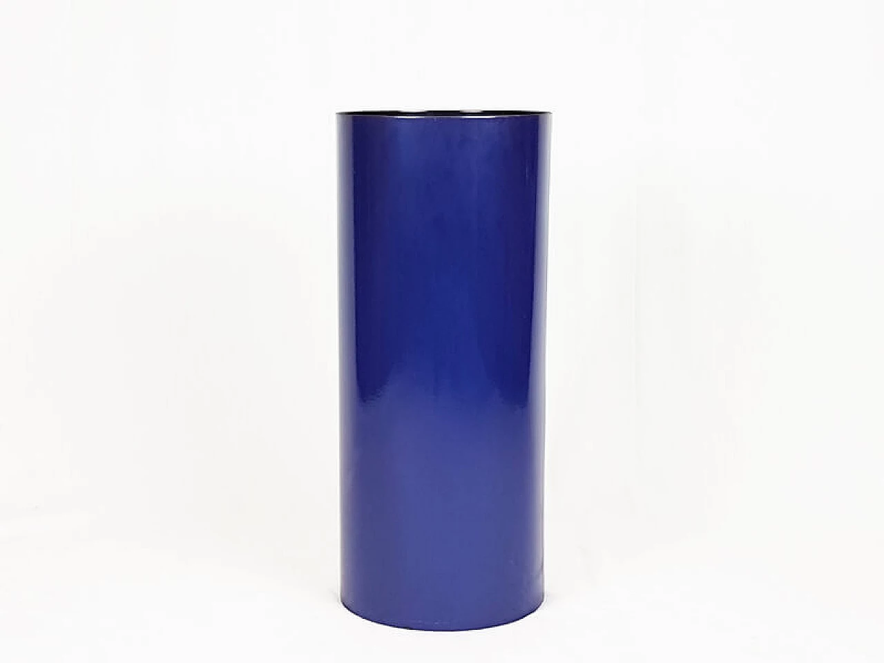 Blue, white and black enamelled metal cylindrical umbrella stand, 1960s 7
