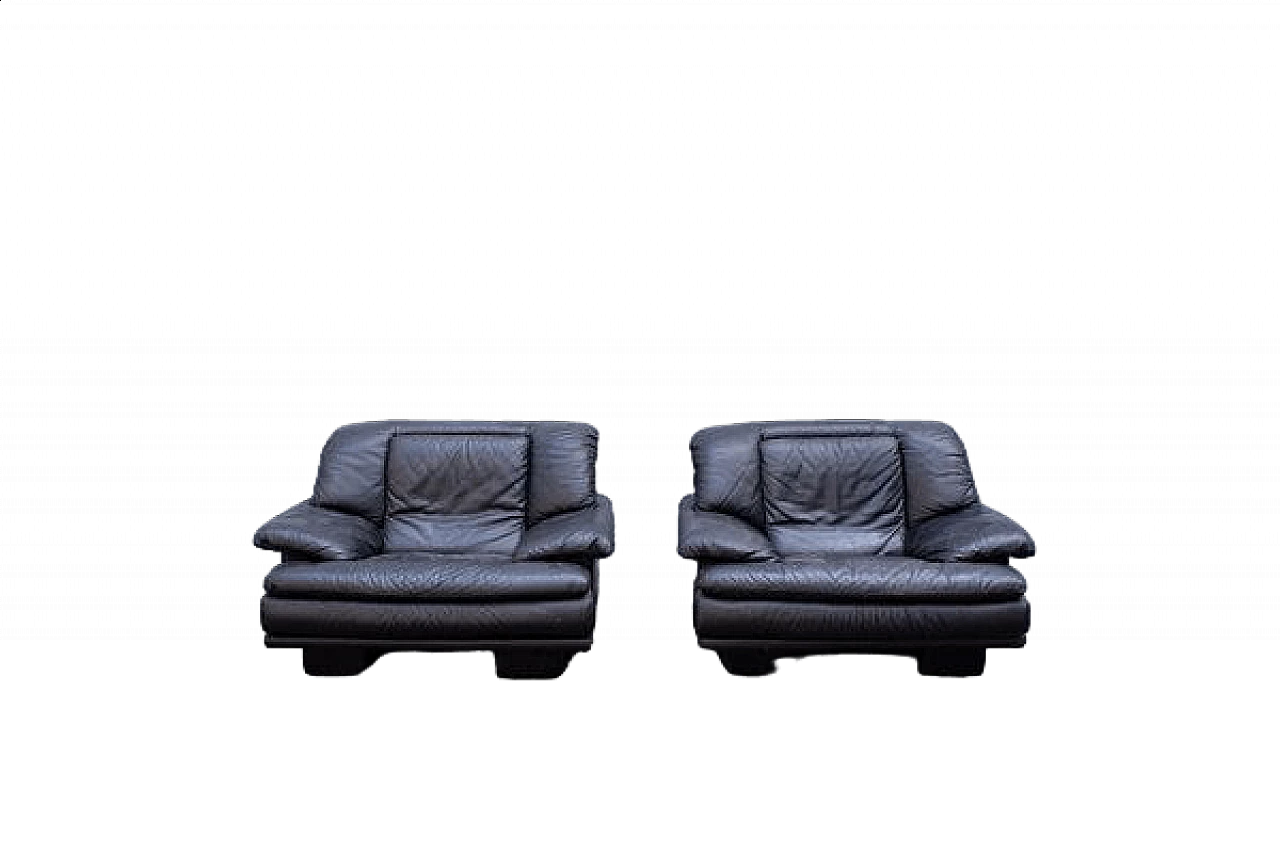 Pair of armchairs in black leather, 1970s 6