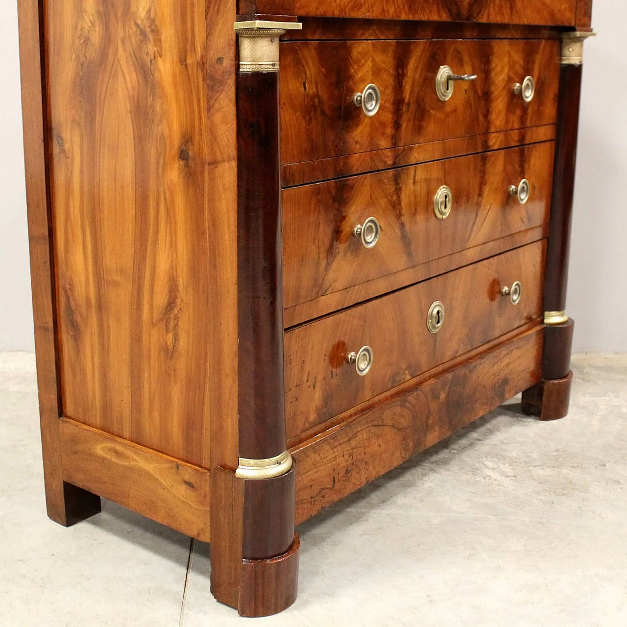 Empire chest of drawers in walnut, early 19th century 2