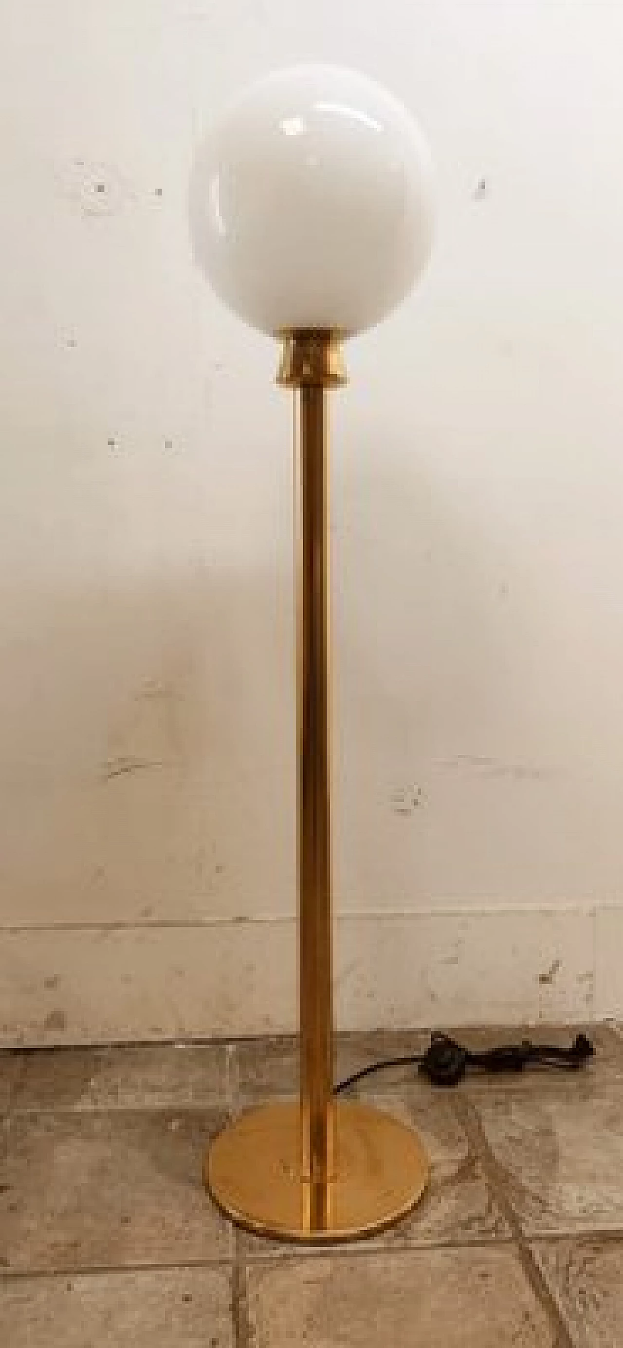 Brass and glass floor lamp, 1970s 19