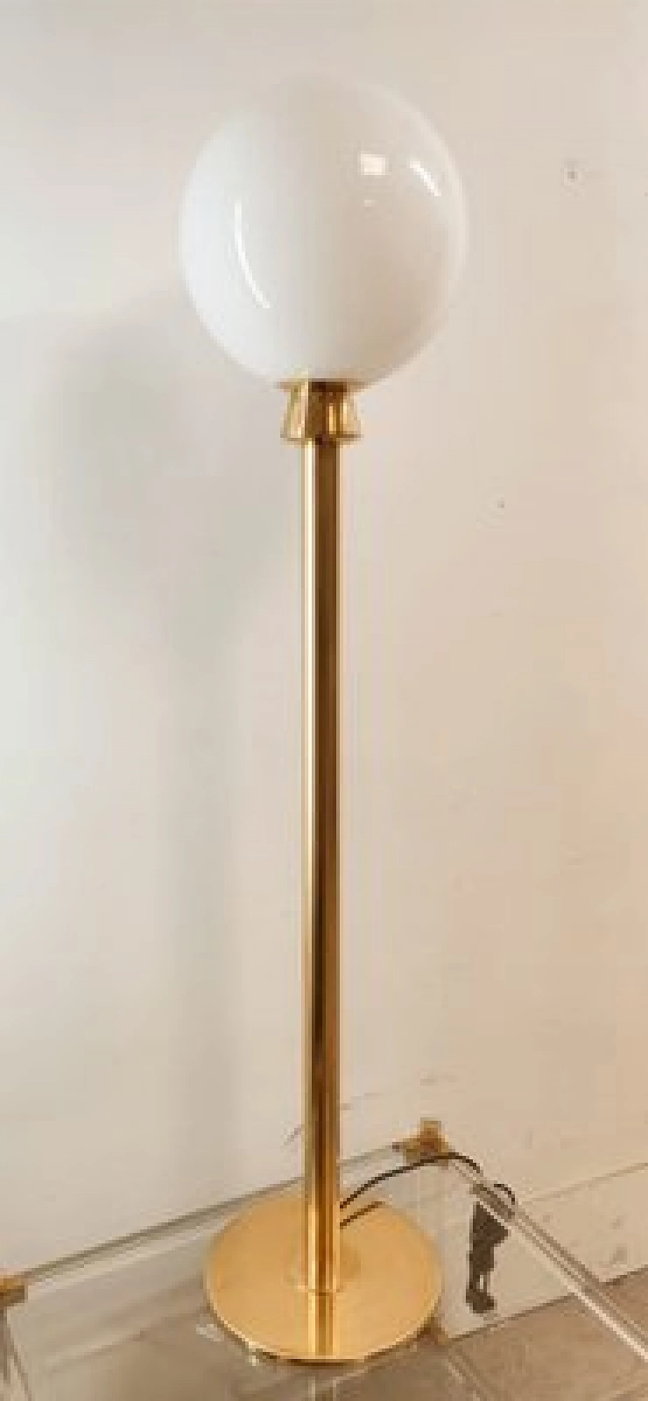 Brass and glass floor lamp, 1970s 23