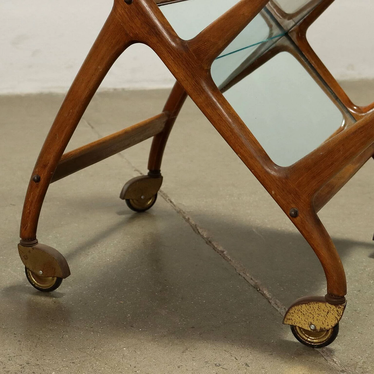 Bar cart 65 in stained wood, glass and brass by Ico Parisi for Angelo de Baggis, 1950s 6