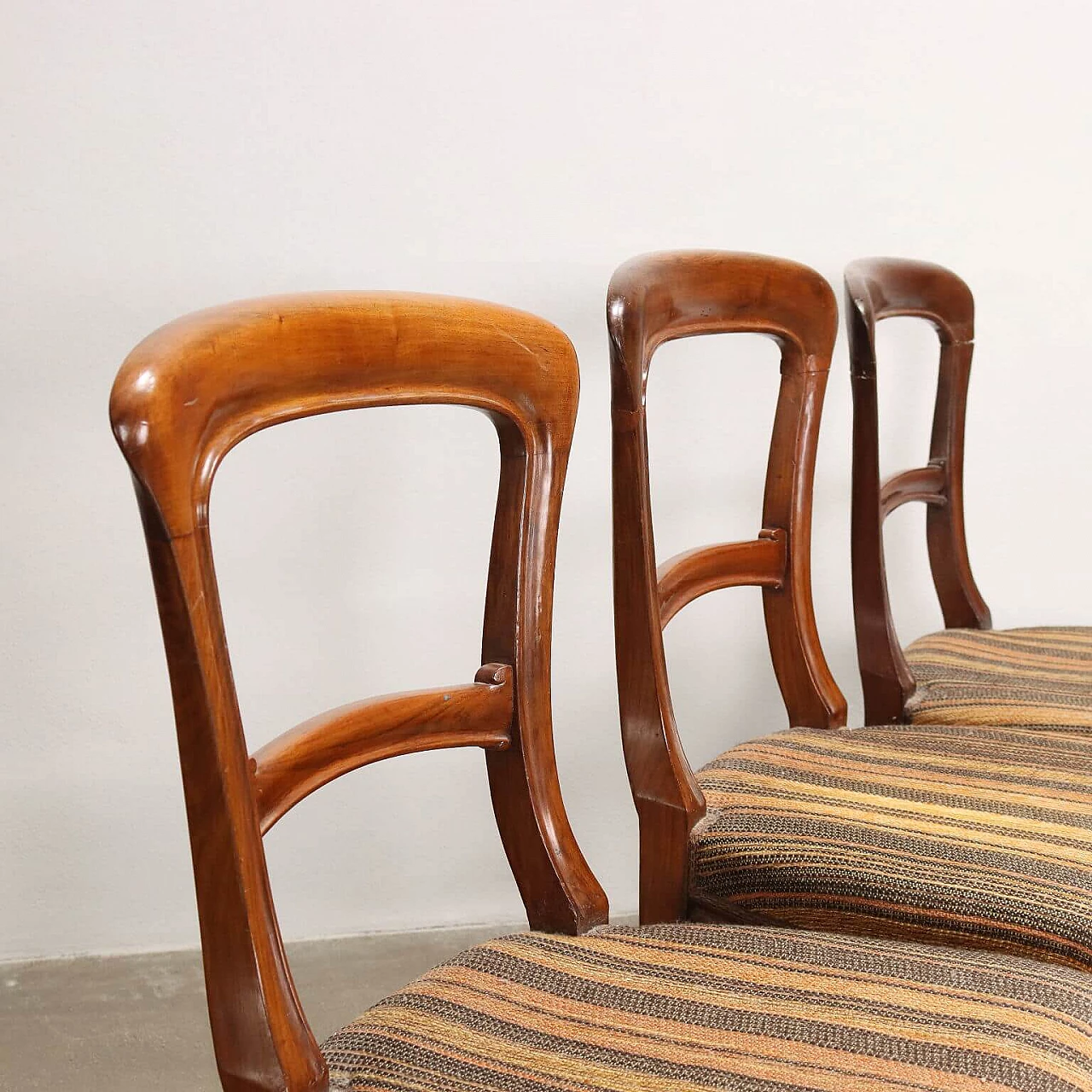 6 Chairs in walnut and fabric, second half of the 19th century 3